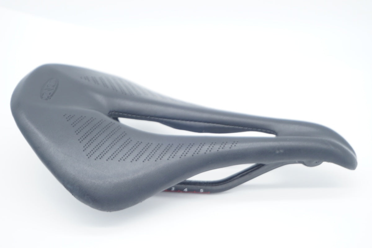 TNI 「ティーエヌアイ」 LITEFLY サドル / 滋賀大津店