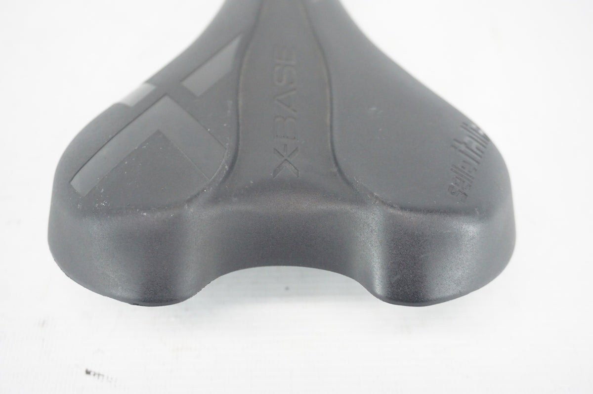 SELLE ITALIA 「セライタリア」 X-BASE サドル / 阪急塚口店