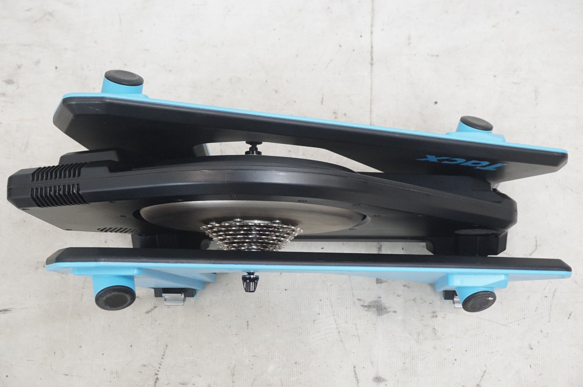 TACX 「タックス」 NEO 2T SMART スマートローラー / 福岡店