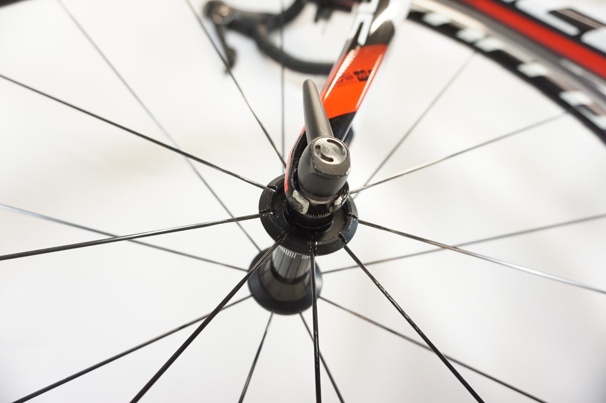 ロードバイク　スコット　中古品　　ペダル付属しません。 スコット SCOTT アディクト ADDICT 20 2016年モデル XSサイズ シマノ