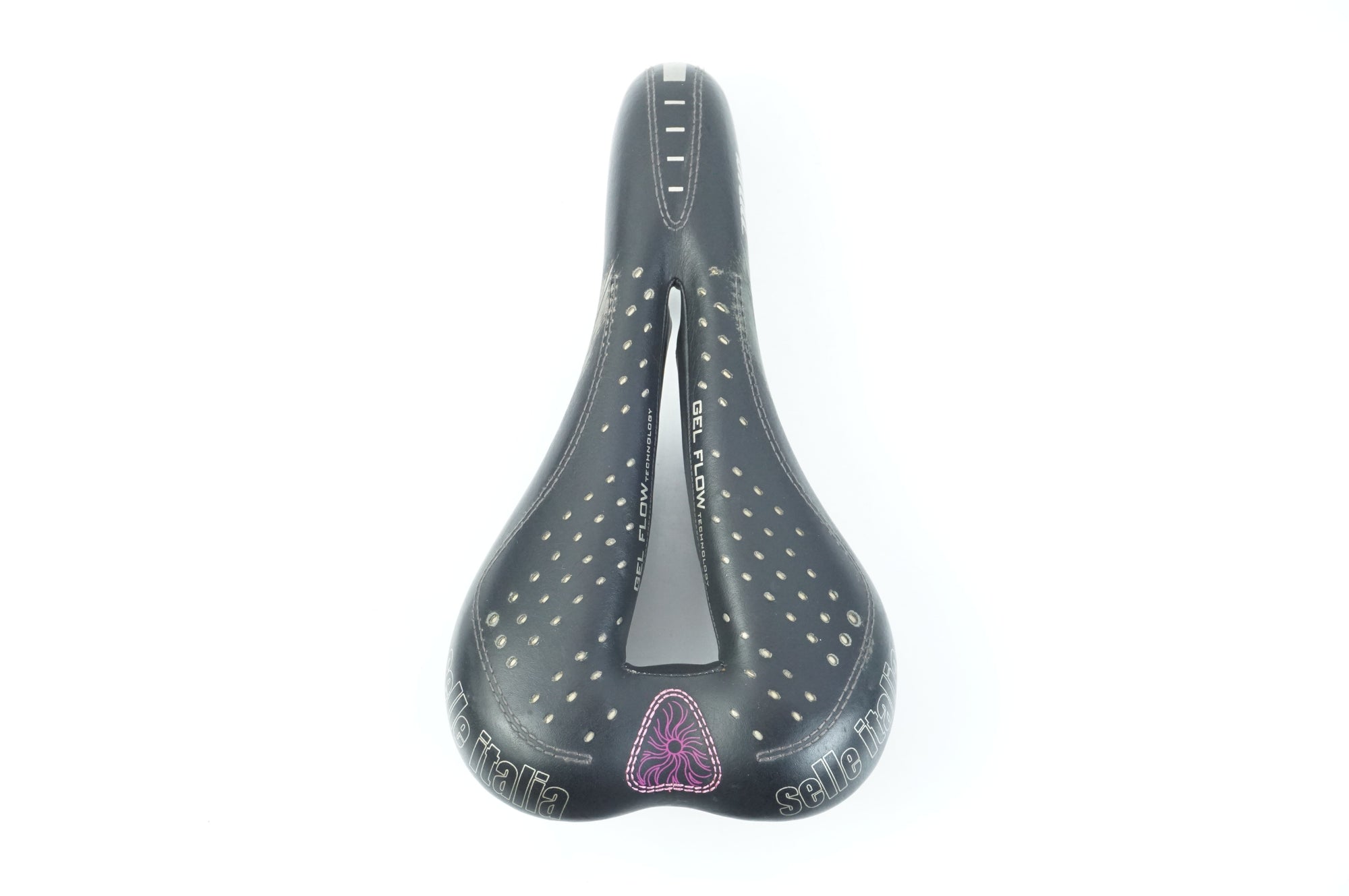 SELLE ITALIA 「セライタリア」 DIVA GEL FLOW サドル / 中目黒