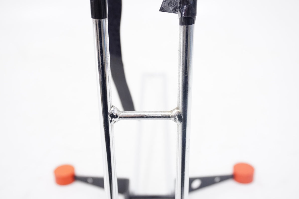 iWA「イワ」 1 ディスプレイスタンド / 浜松店