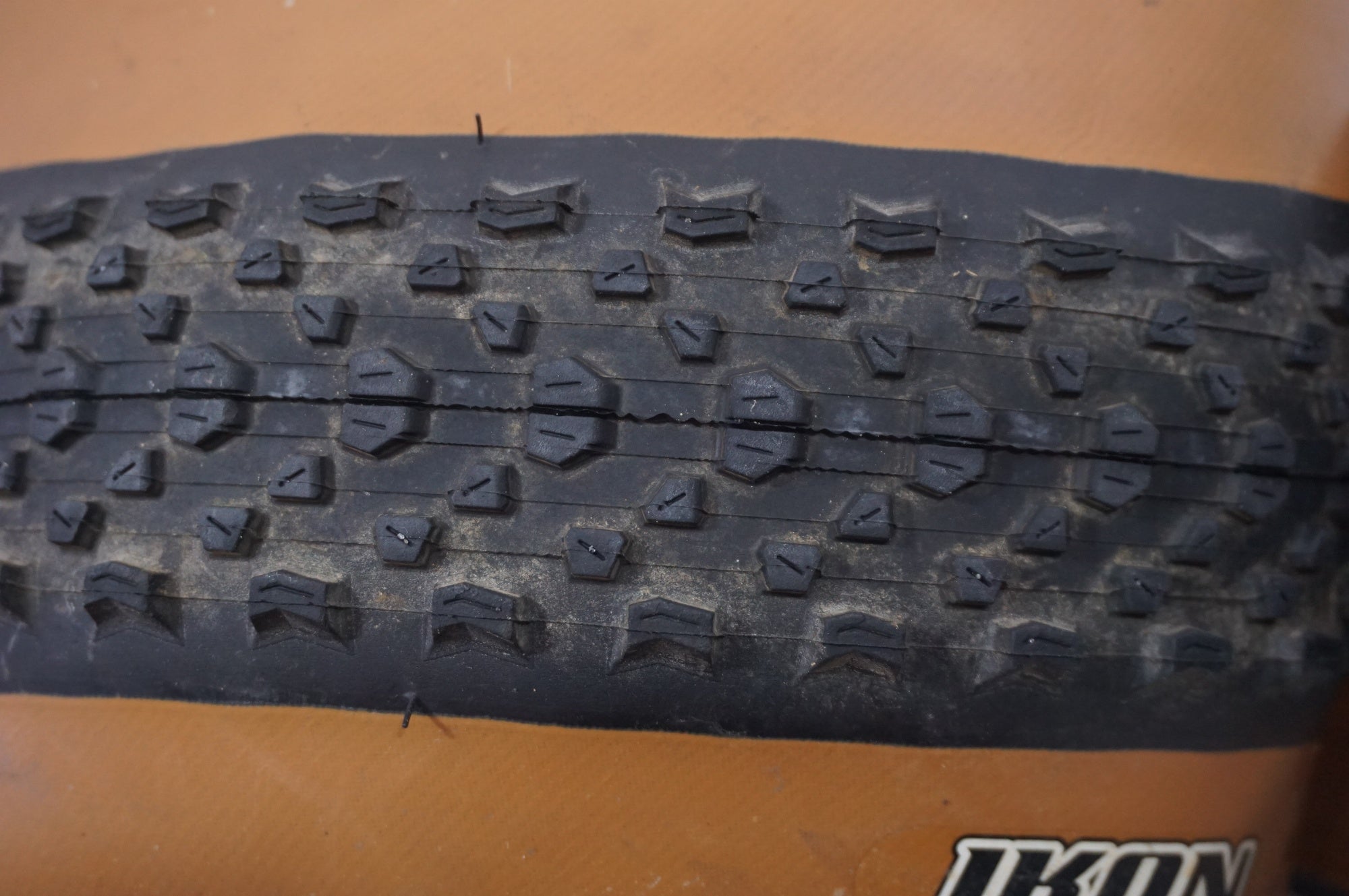MAXXIS 「マキシス」 IKON 27.5-22 タイヤ / 世田谷店