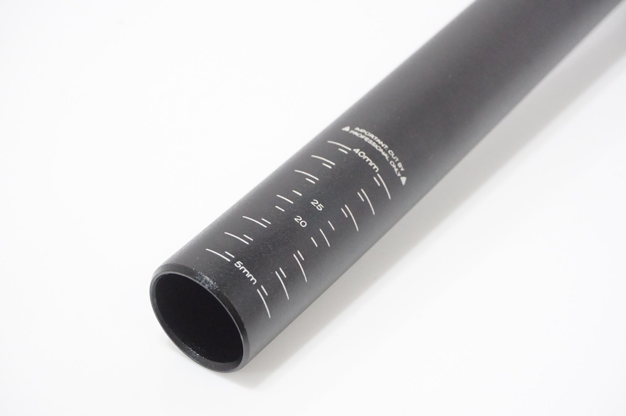 BONTRAGER 「ボントレガー」 φ31.8 580mm ライザーバー / AKIBA店