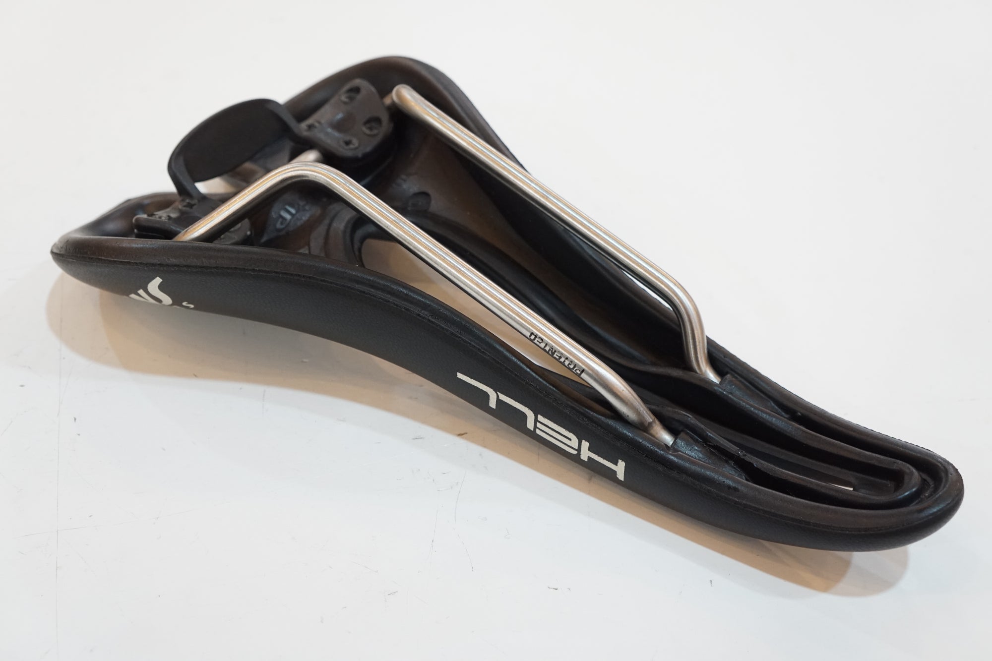 SELLE SMP 「セラ エスエムピー」 HELL サドル / バイチャリ浦和ベース