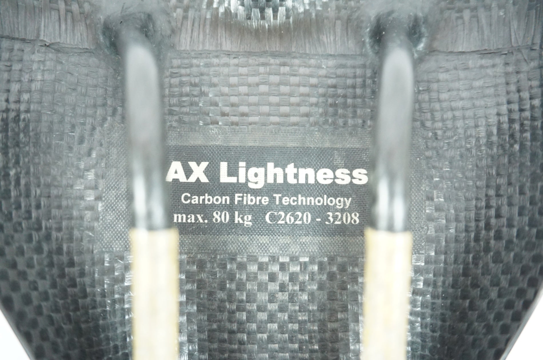 AX-LIGHTNESS 「エーエックスライトネス」 カーボン サドル / 宇都宮店
