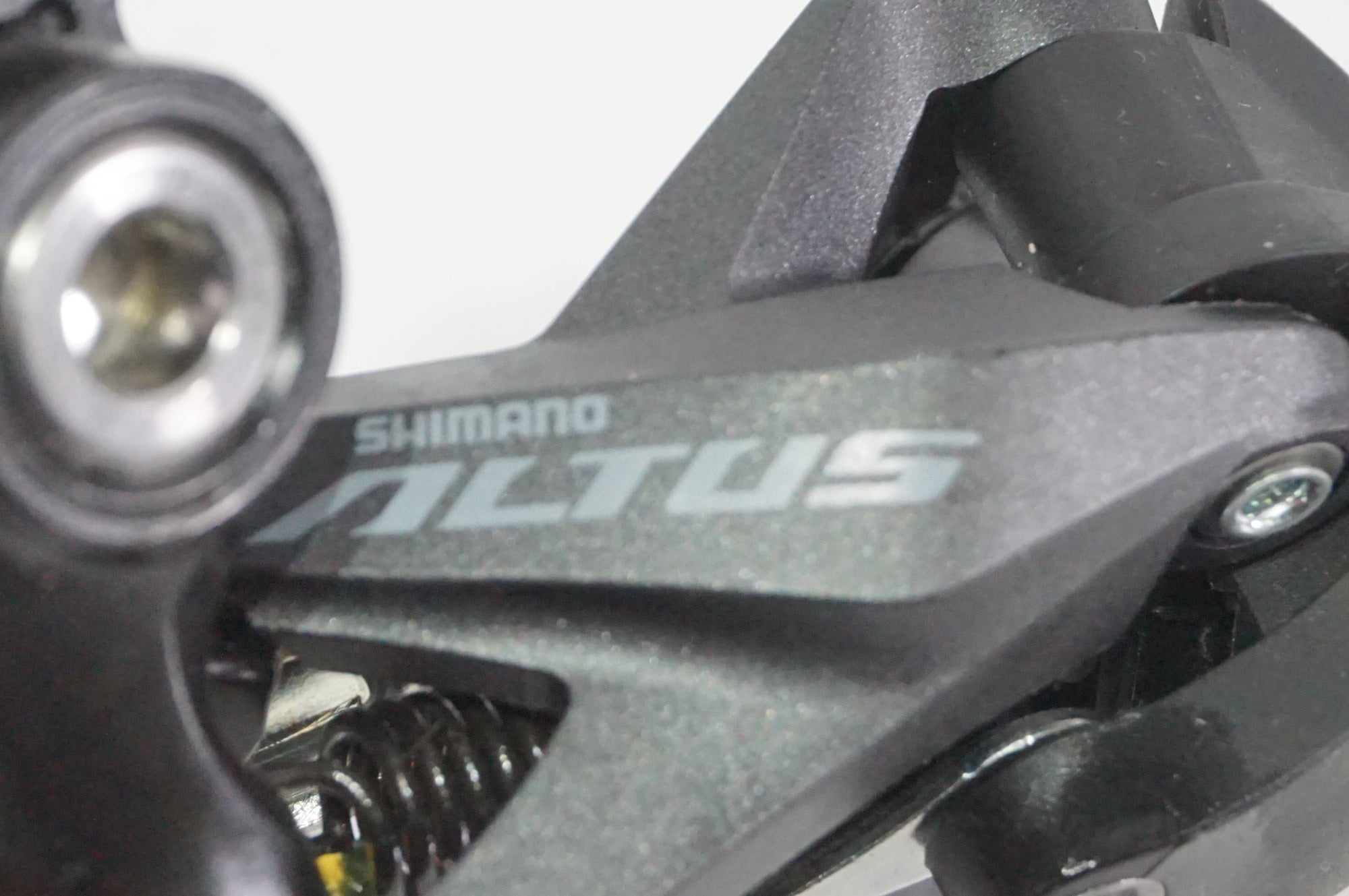 SHIMANO 「シマノ」 ALTUS RD-M2000 リアディレイラー/ AKIBA店