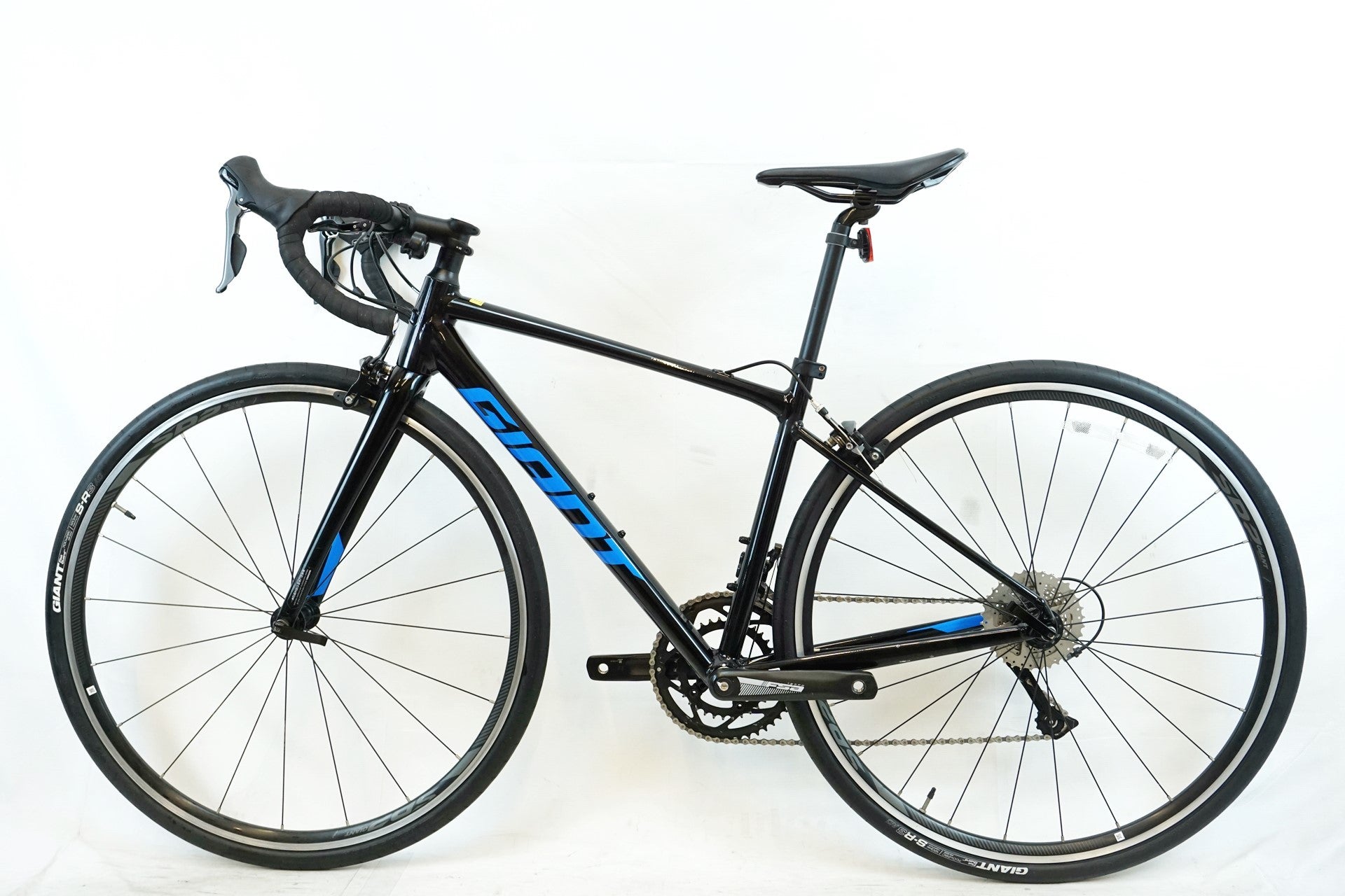 2023 GIANT Bicycles | CONTEND 2