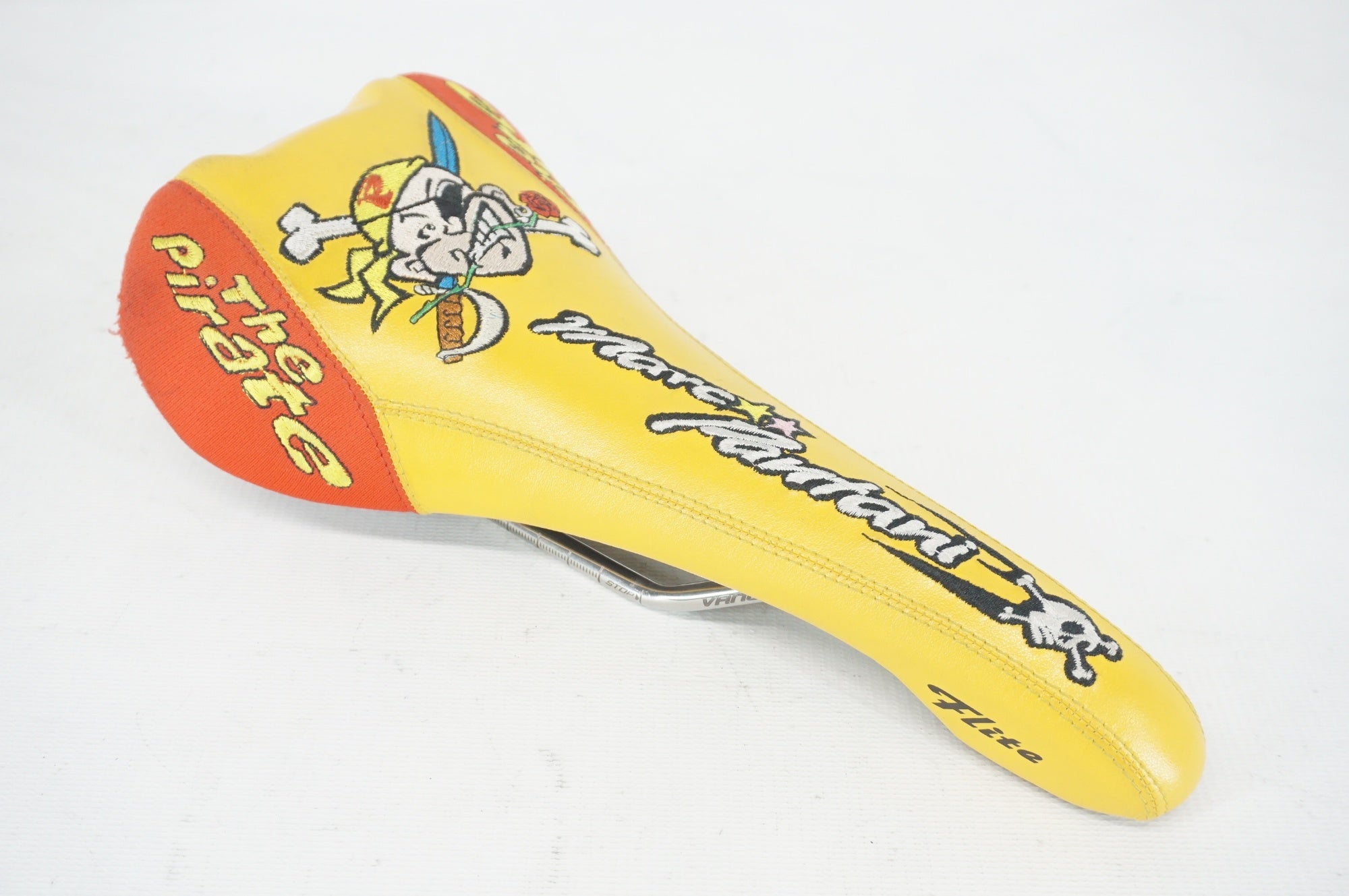 SELLE ITALIA 「セライタリア」 FLITE CLASSIC PANTANI 復刻 サドル / 阪急塚口店