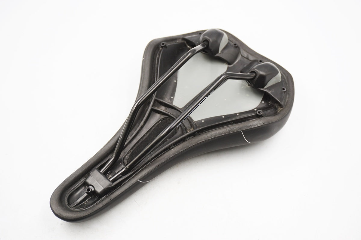 VELO 「ベロ」 サドル / 奈良店