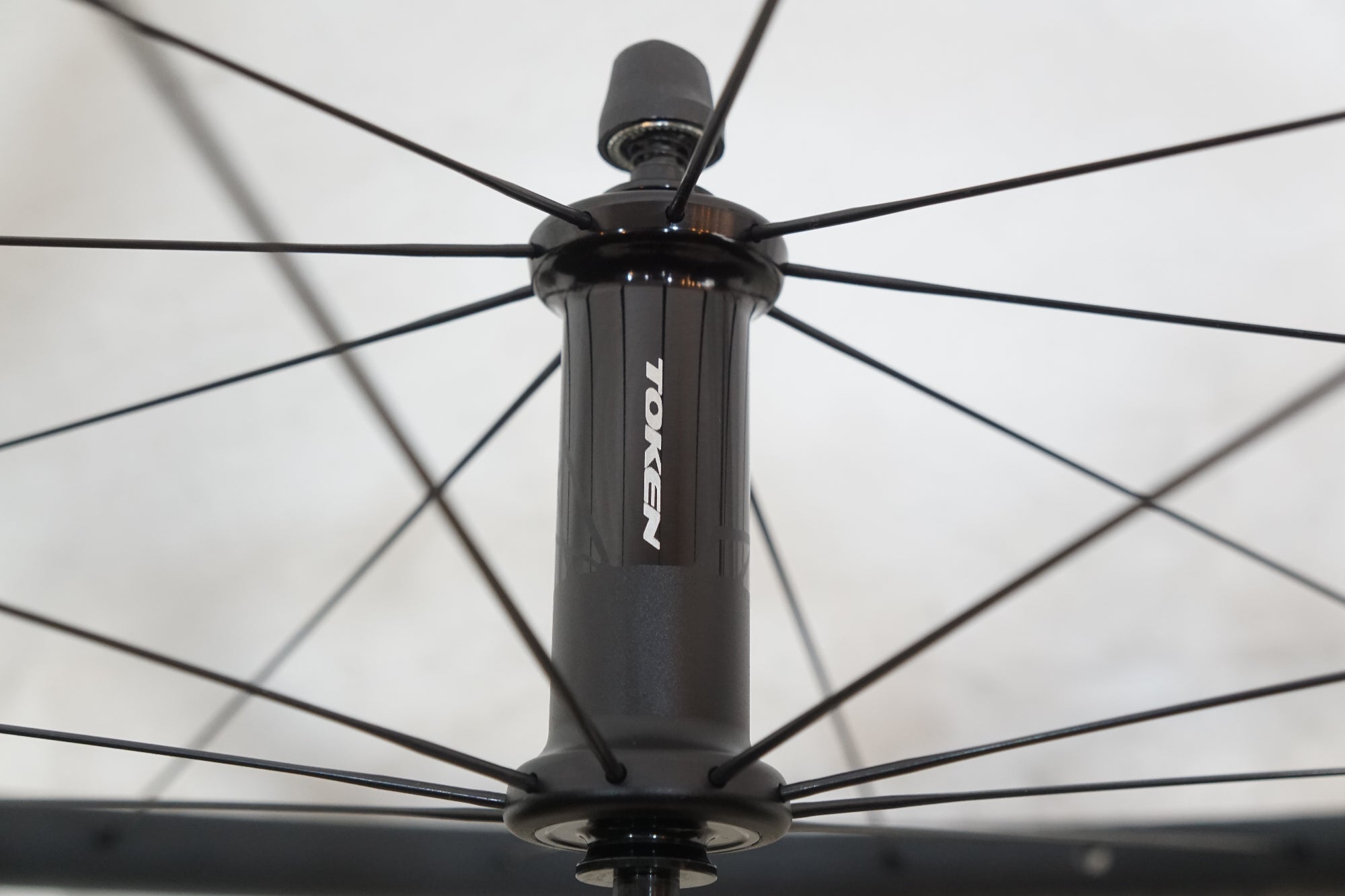 TOKEN 「トーケン」 C22AX DHuezz Zenith TLR シマノ11速 ホイールセット / バイチャリ浦和ベース