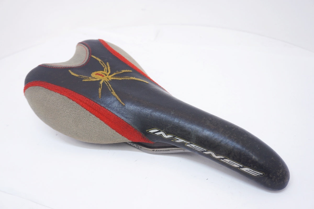 VELO 「ベロ」 INTENSE サドル / 大阪美原北インター店