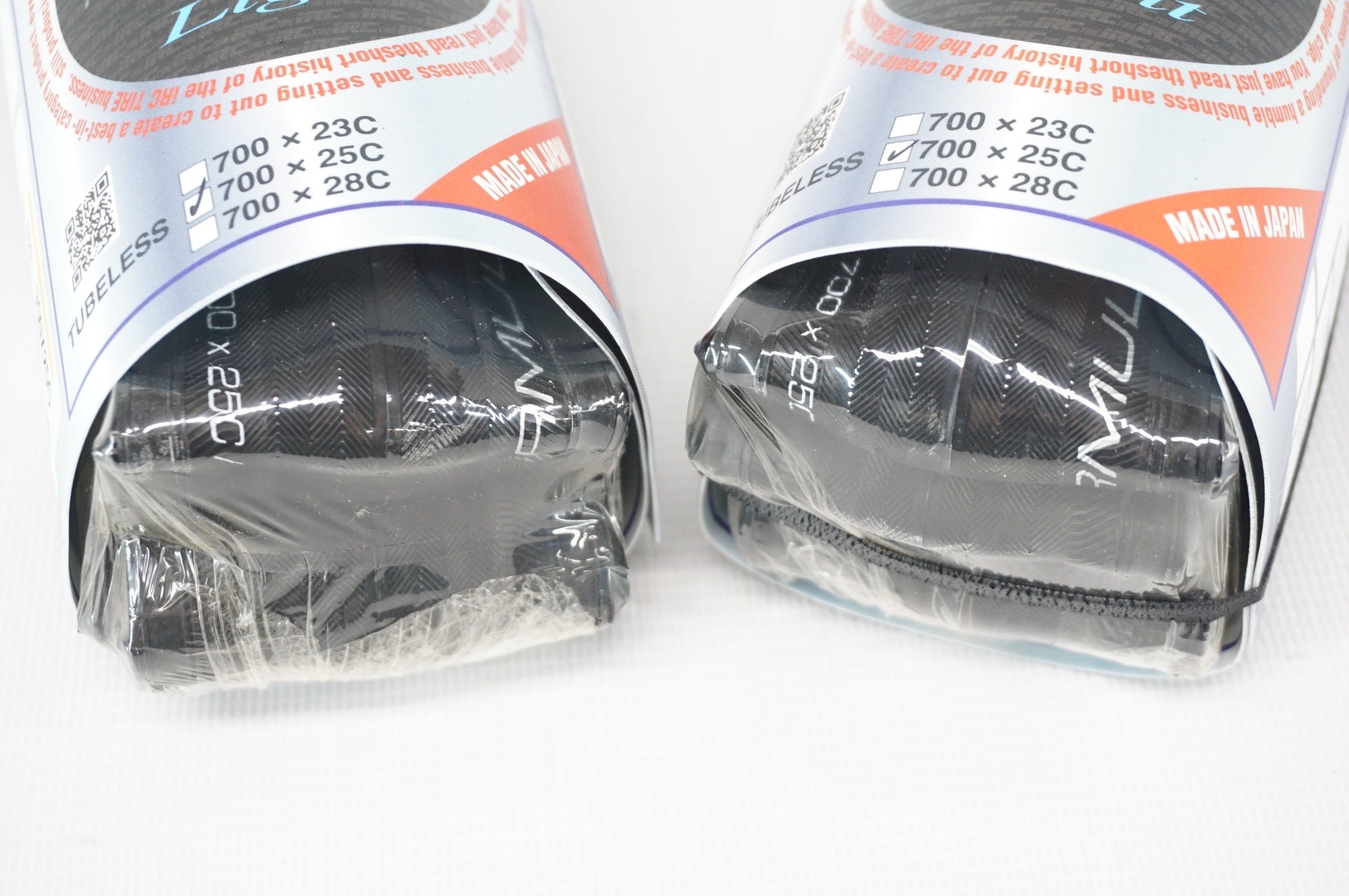 IRC 「アイアールシー」 FORMULA PRO TUBELESS LIGHT 700x25c タイヤセット / 阪急塚口店