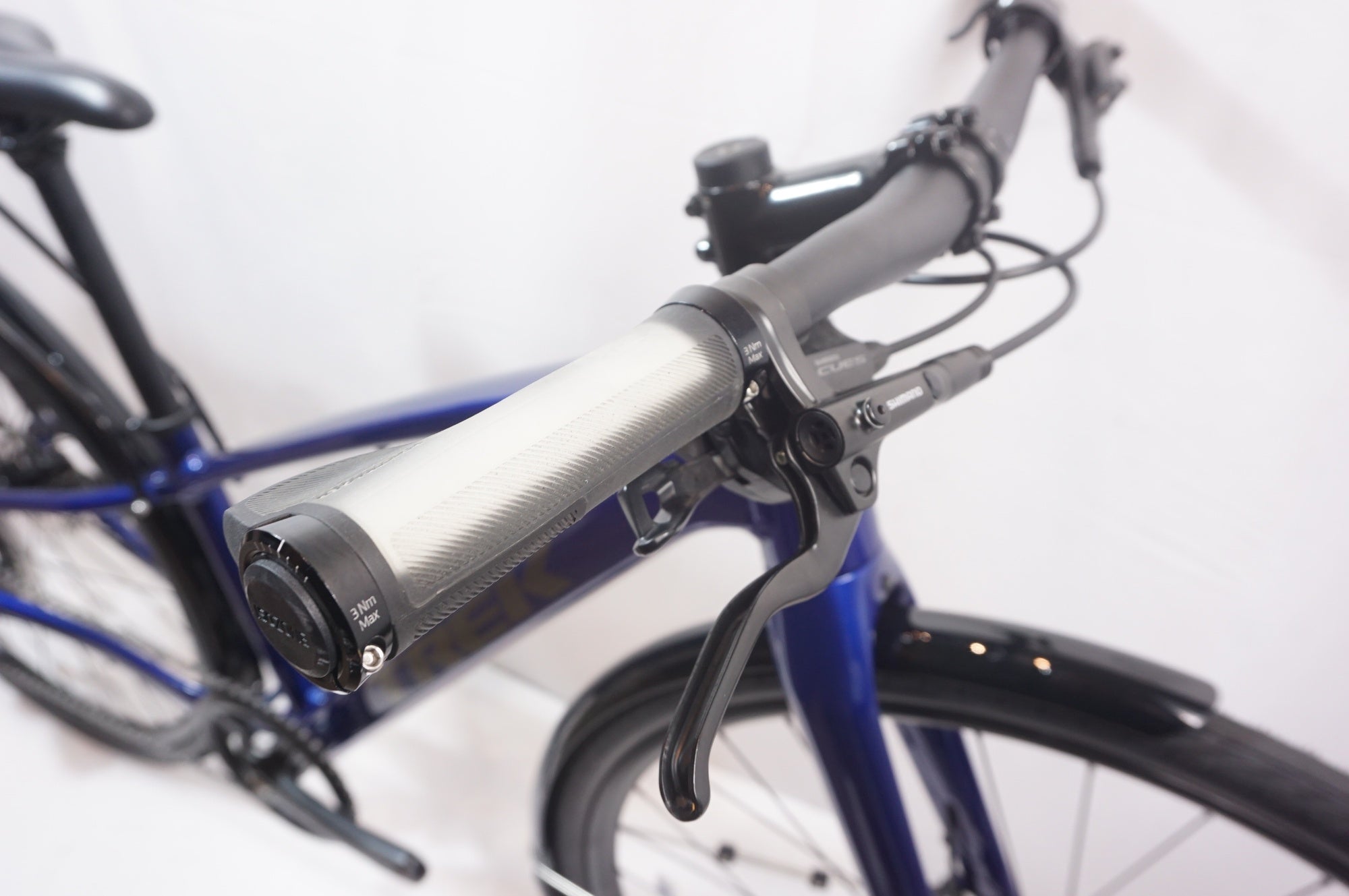 TREK 「トレック」 FX 3 GEN 4 DISC 2025年モデル クロスバイク