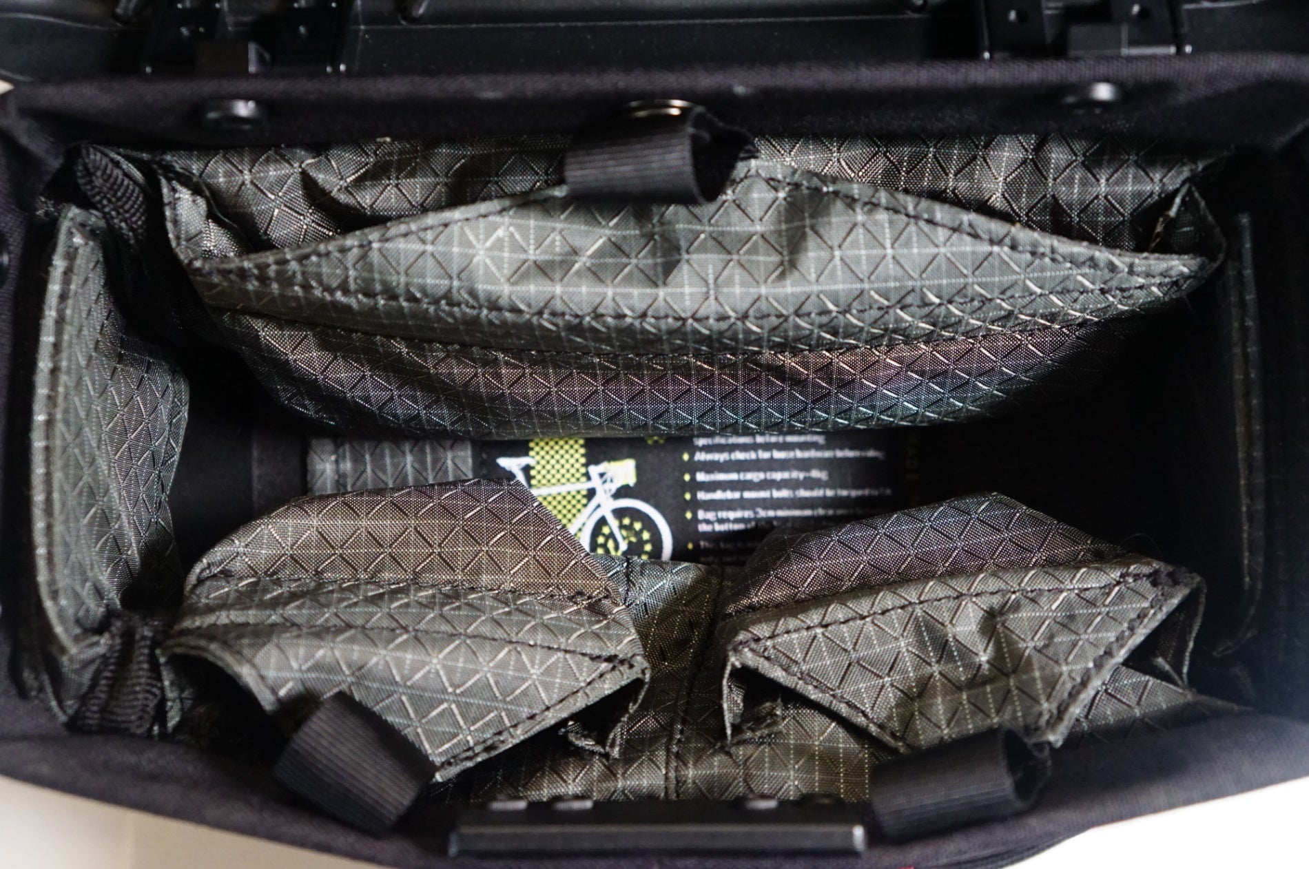 ROUTE WERKS 「ルートワークス」 THE HANDLEBAR BAG ハンドルバー