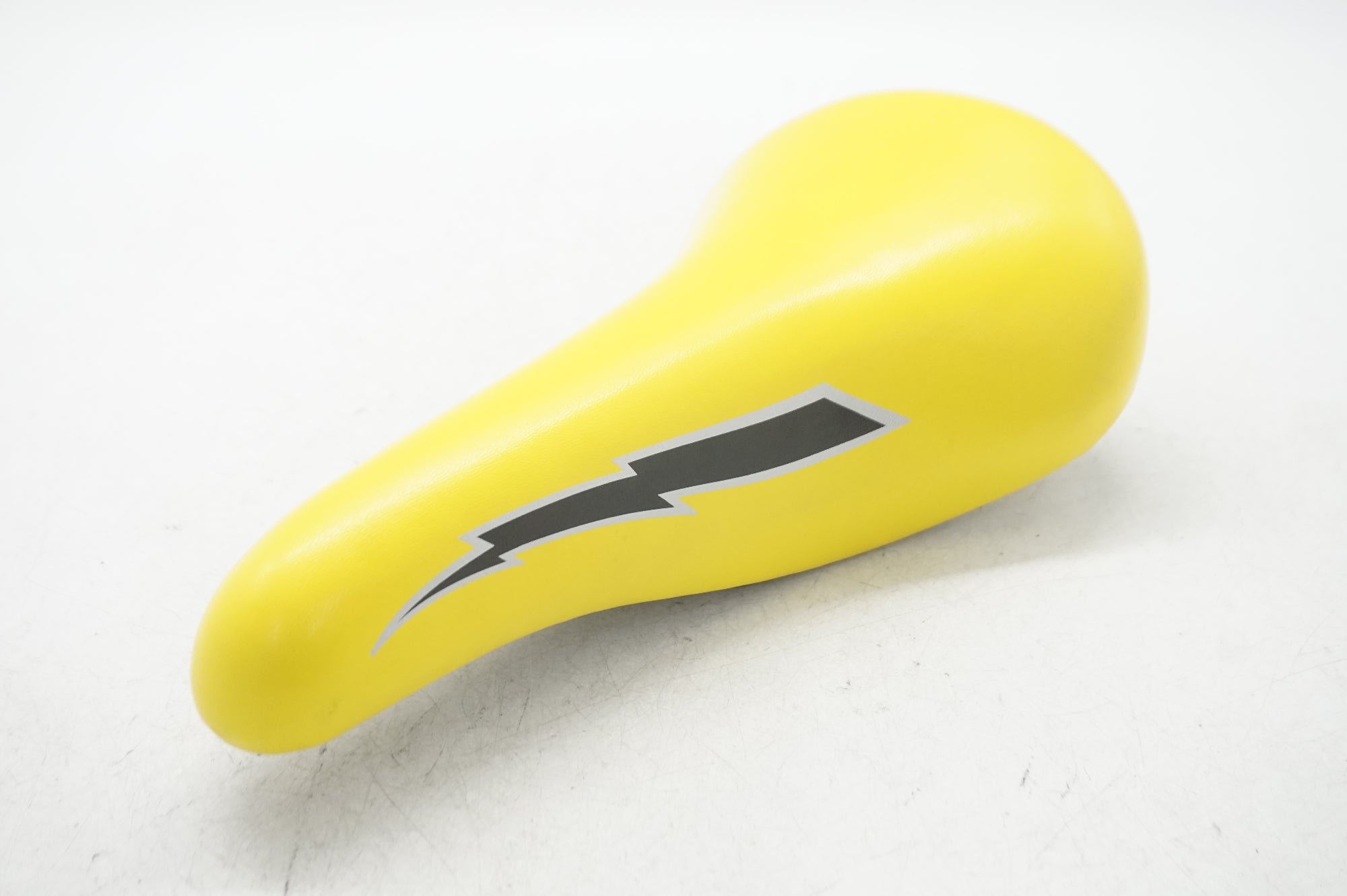 KUWAHARA 「クワハラ」 サドル / 大阪門真店