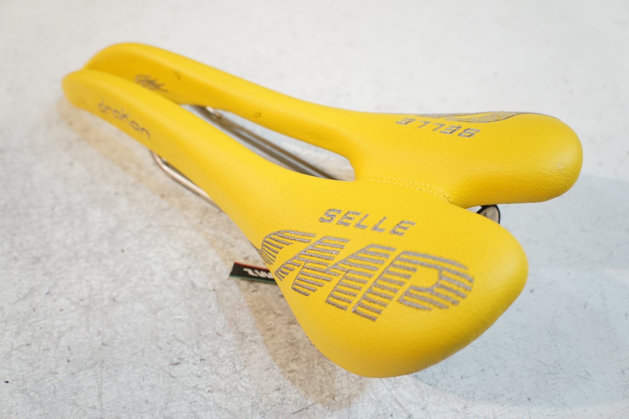 SELLE SMP 「セラ エスエムピー」 DRAKON サドル / バイチャリ浦和