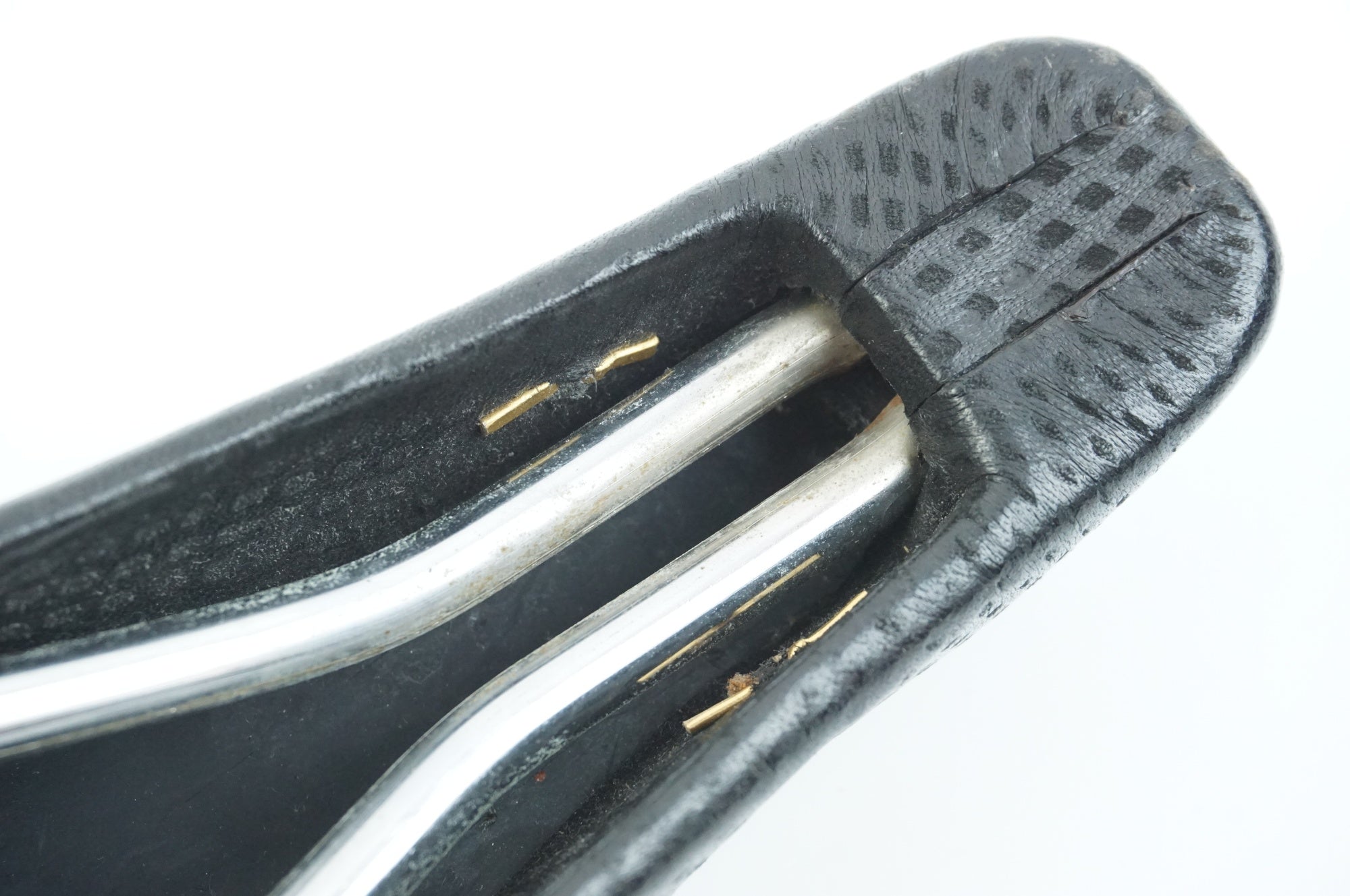 CINELLI 「チネリ」 VOLARE SLX サドル / 中目黒店