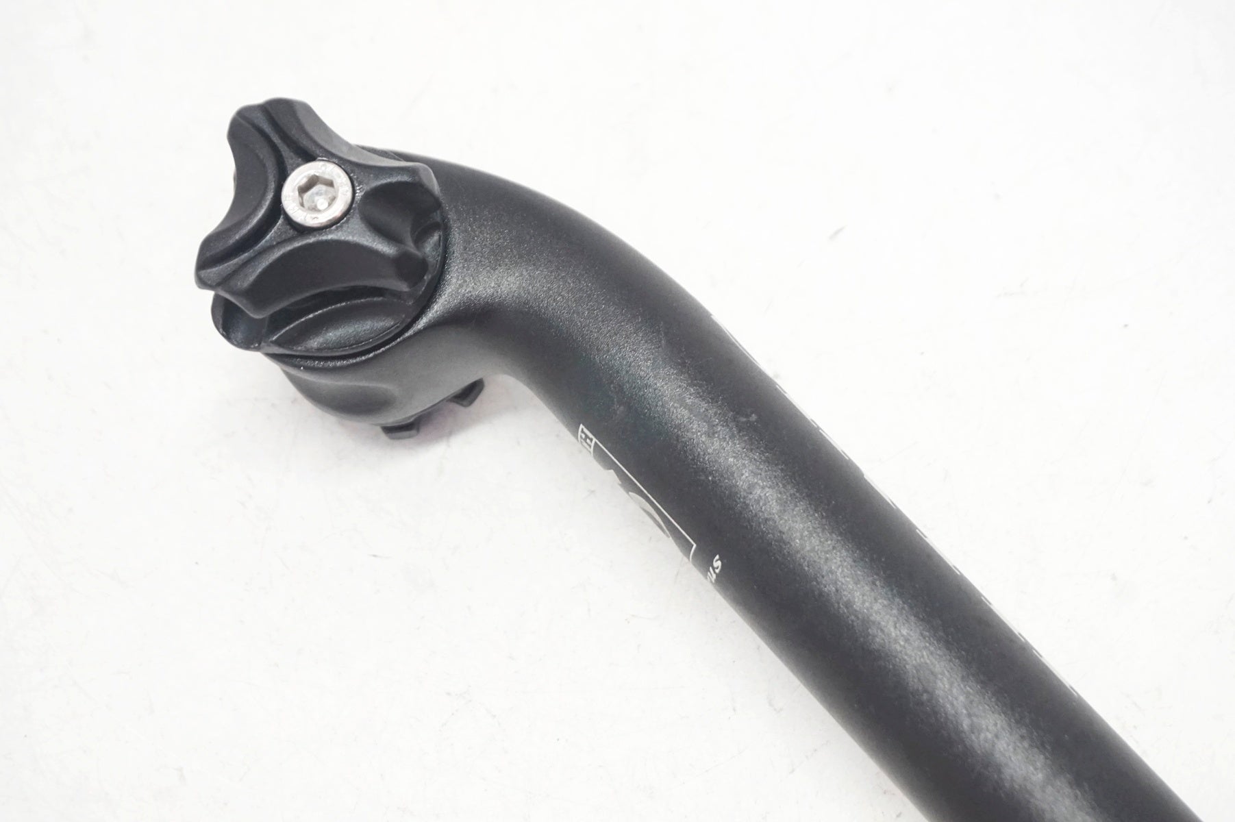 SIXTH COMPONENTS 「シックスコンポーネンツ」 HORUS Φ27.2 280mm シートポスト / 大阪門真店