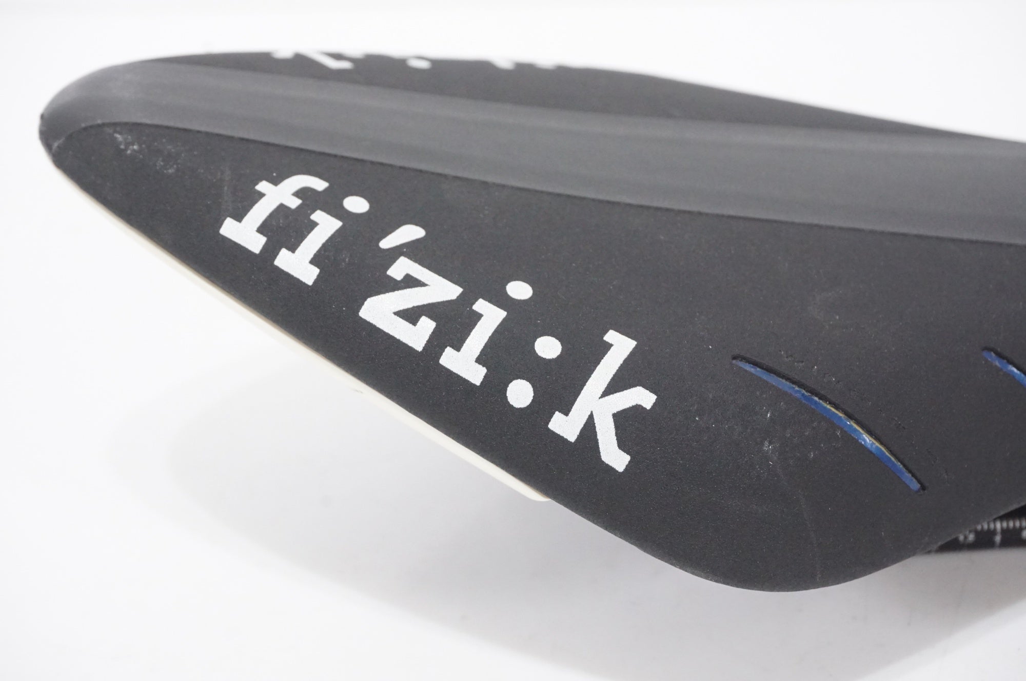 【美品】fizik Arione R7ブラック/グレー サドル ARIONE R7 サドル 黒灰 fizik フィジーク アリオネ サドル R7 fizik