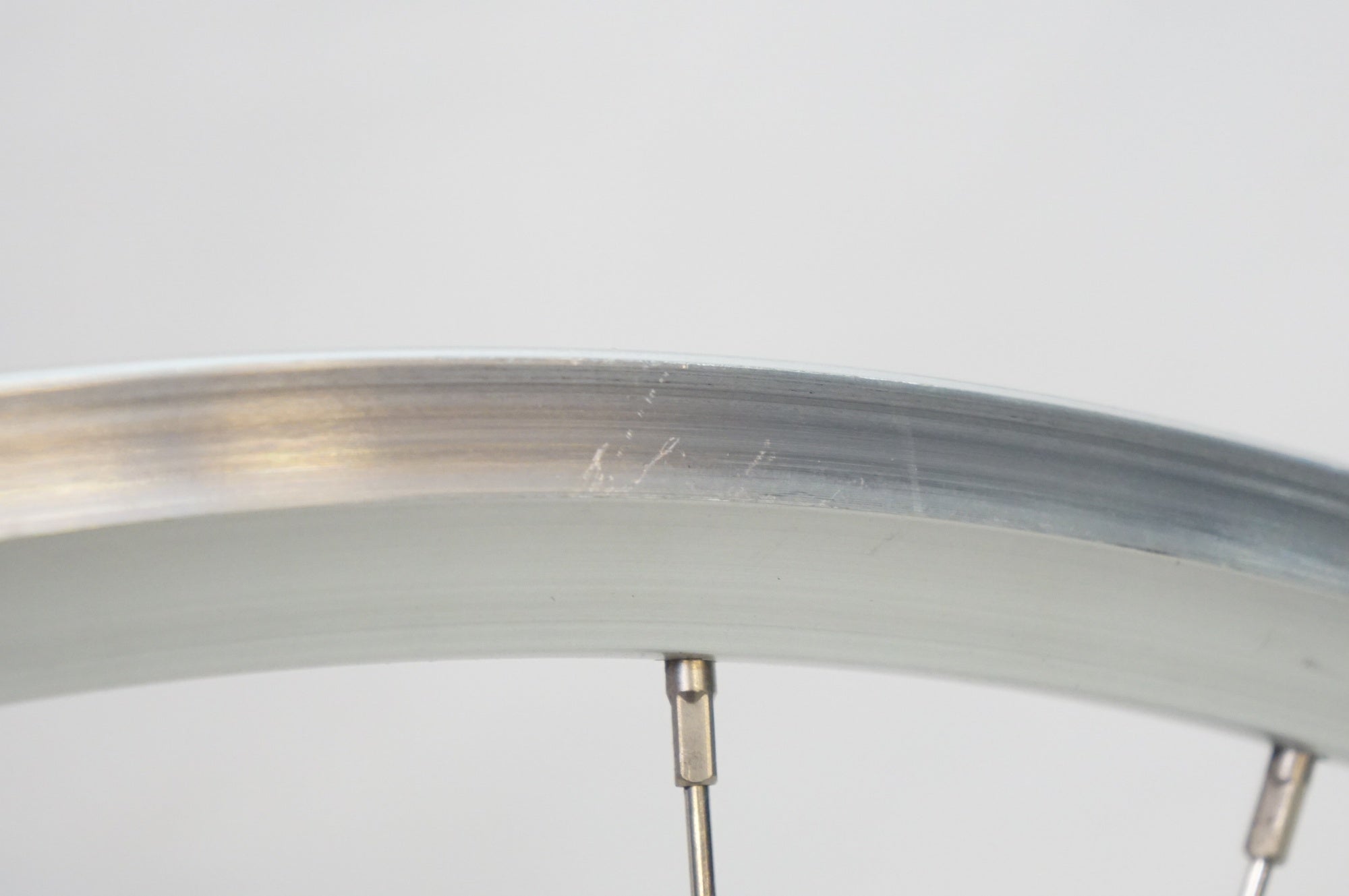 【ぴの】ARAYA AR-713 5800ハブ700Cホイールセット ぴの】ARAYA AR-713 5800ハブ700Cホイールセット アラヤAR-713