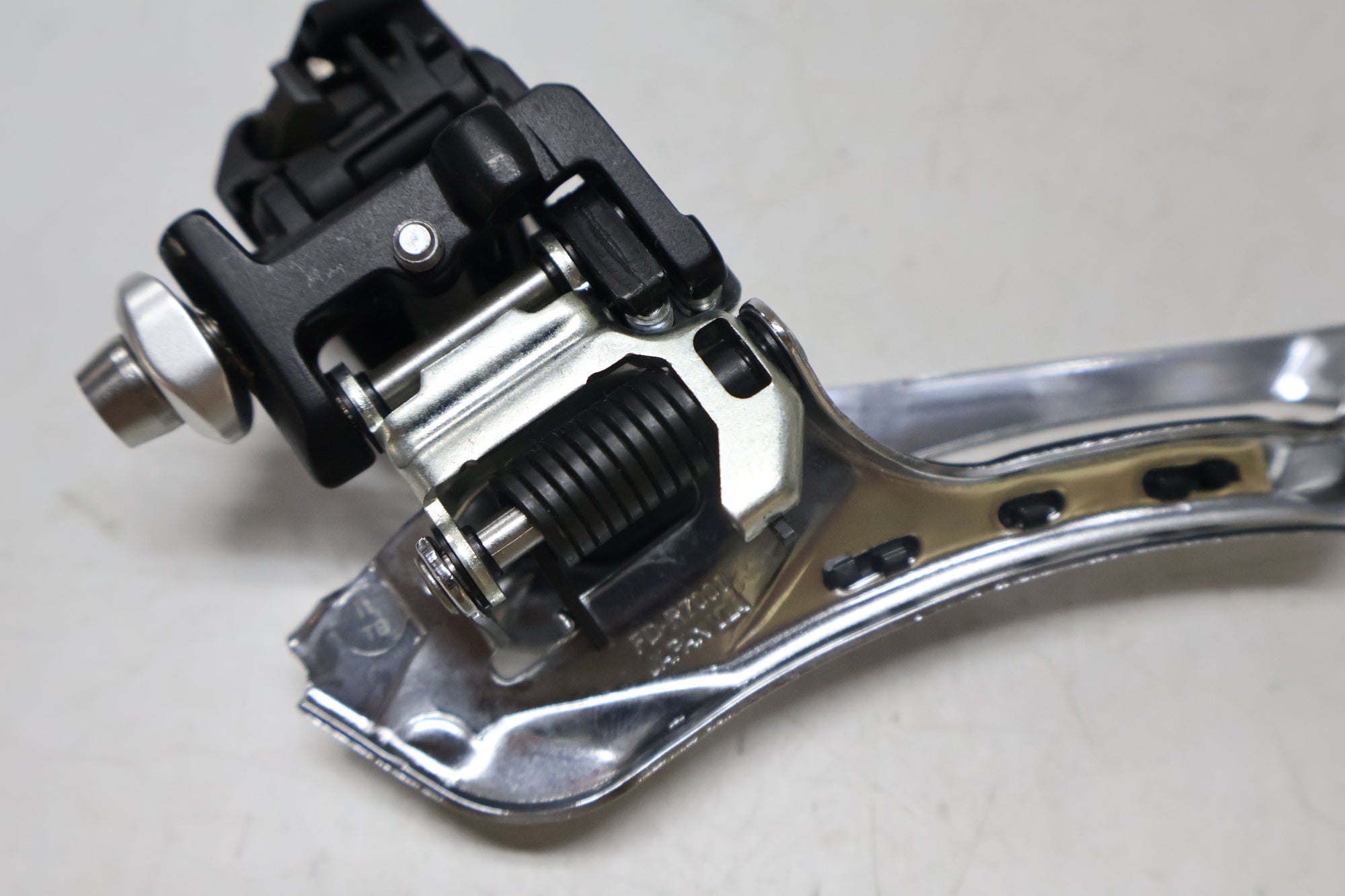 SHIMANO 「シマノ」 105 FD-R7000 フロントディレイラー / 高知店