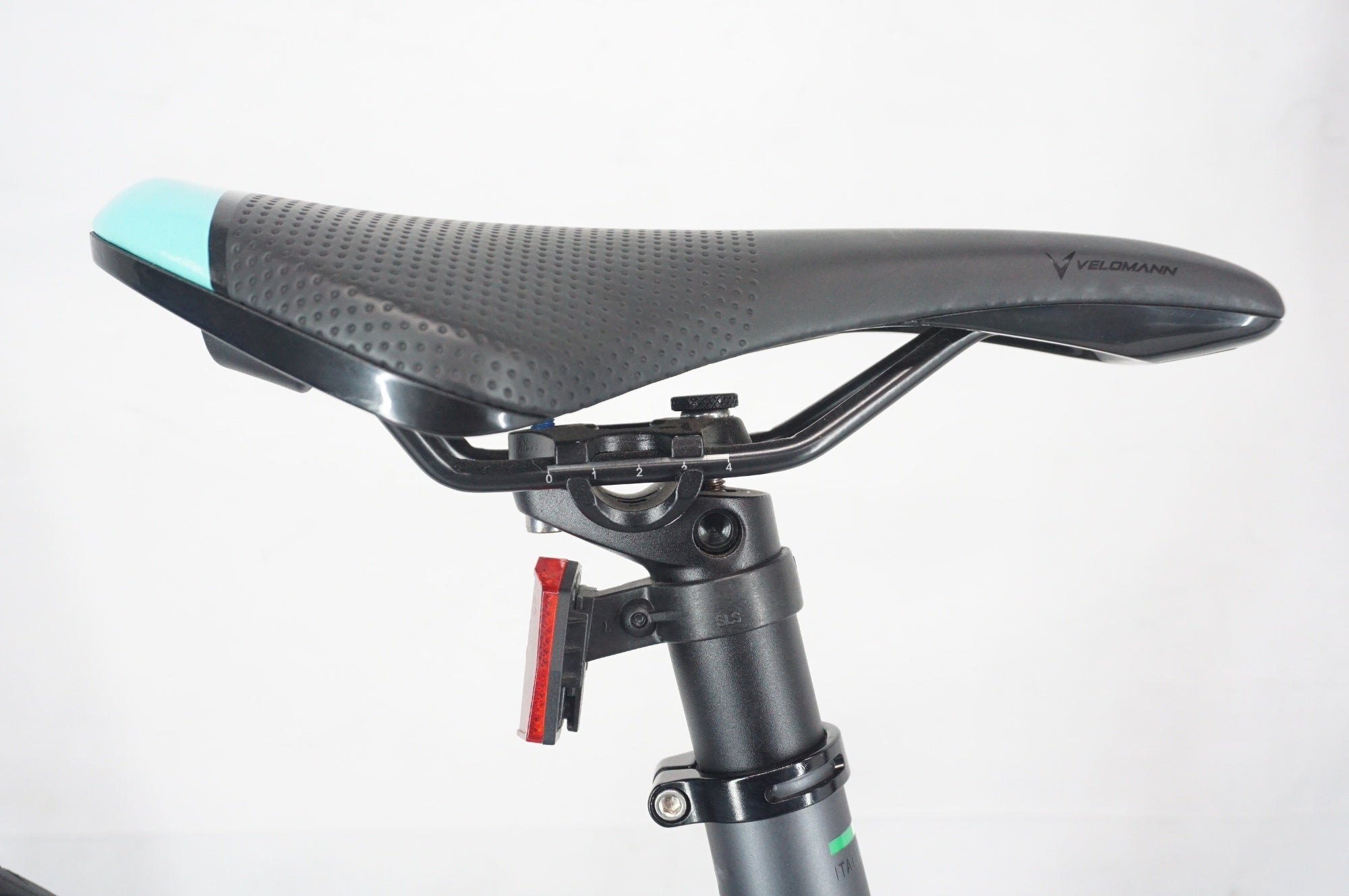 BIANCHI 「ビアンキ」 C SPORT2 DISC 2025年モデル クロスバイク