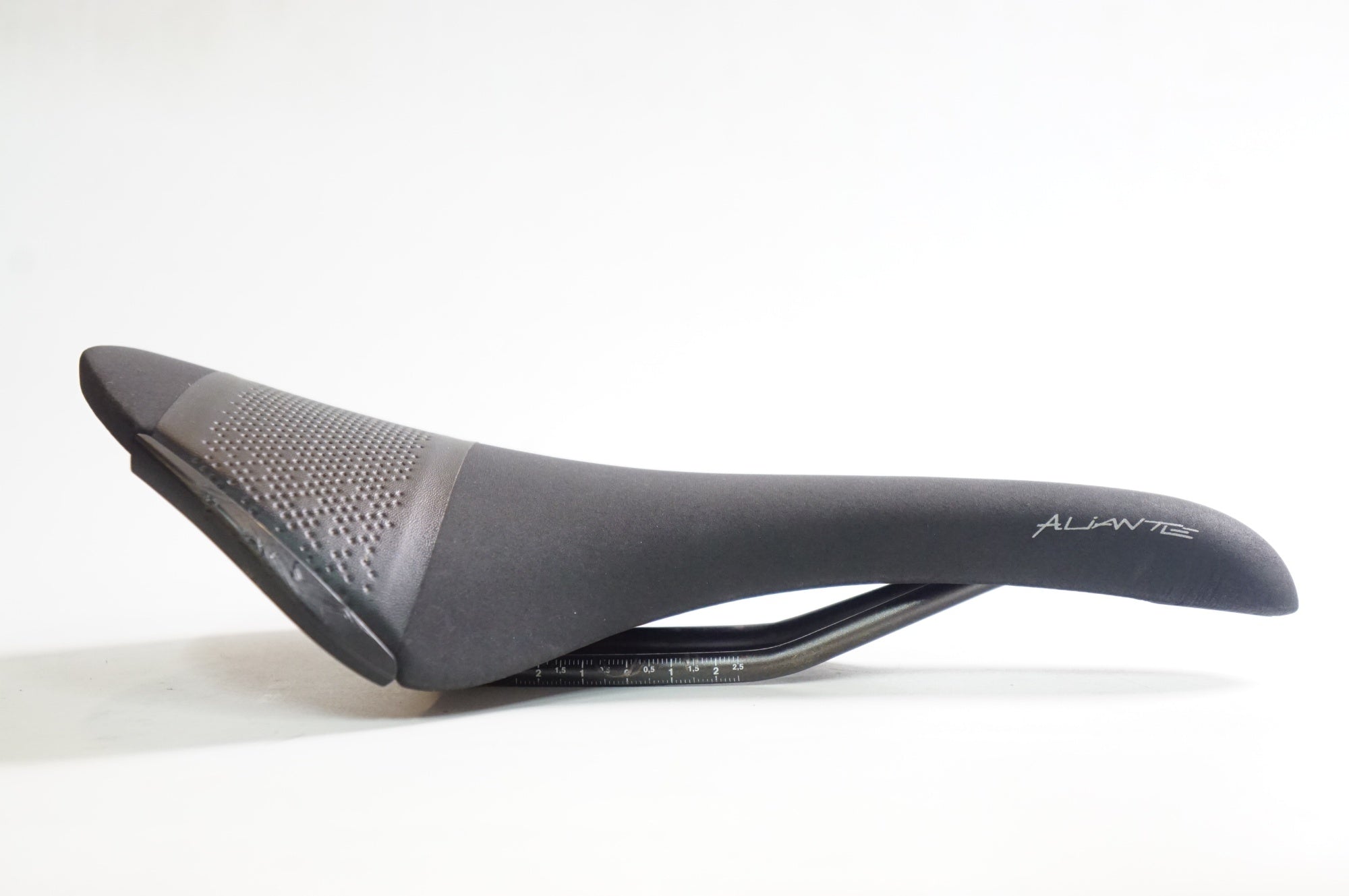 FIZIK 「フィジーク」 ALIANTE R3 サドル / 熊谷本店