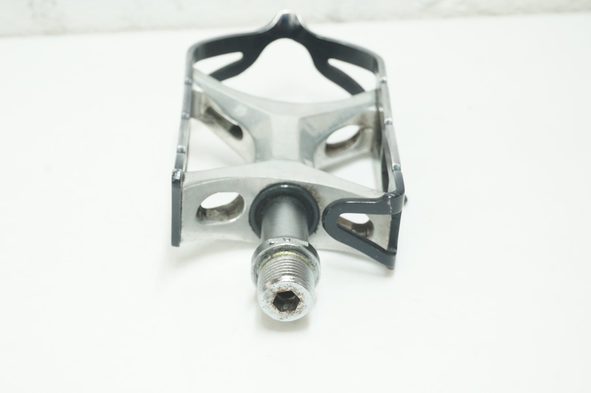 SUNTOUR 「サンツアー」 SUPERBE ペダル / 大宮店 ｜ バイチャリ公式