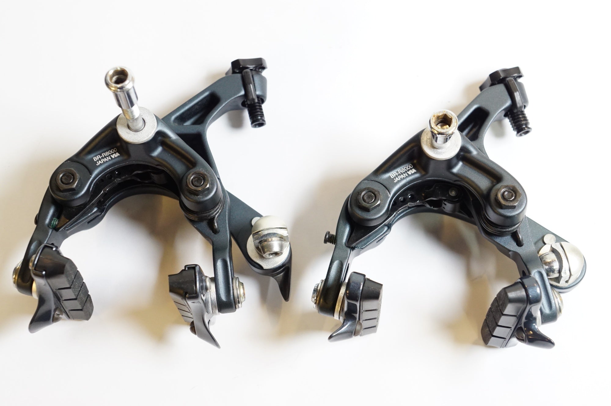 ULTEGRA デュアルピボットブレーキキャリパー