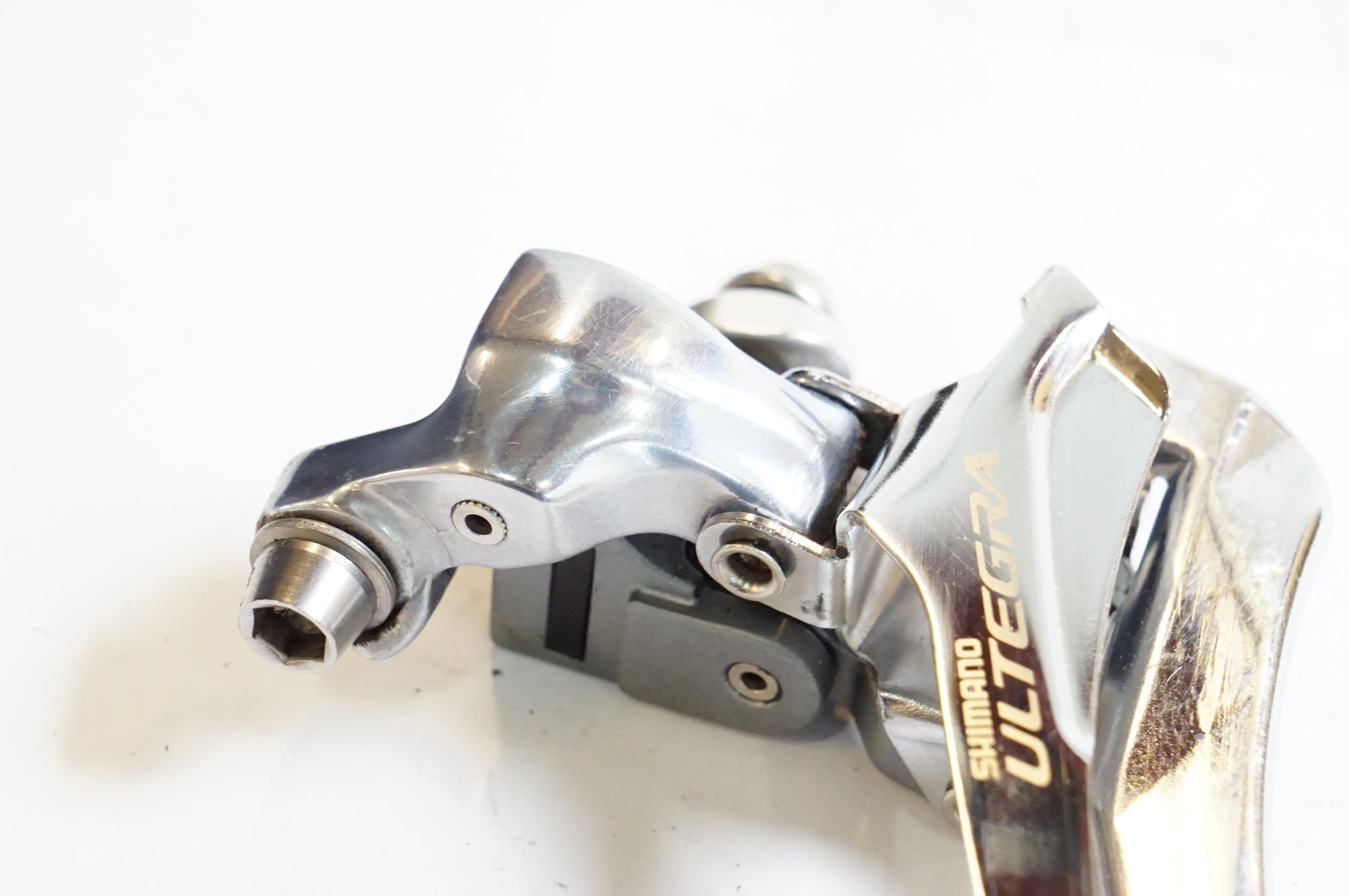 SHIMANO 「シマノ」 ULTEGRA FD-6700 フロントディレイラー