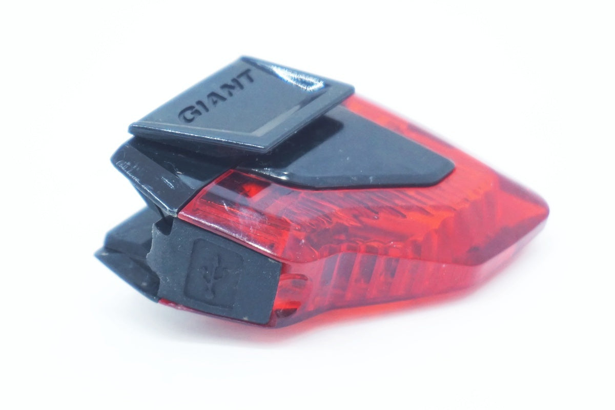 GIANT 「ジャイアント」 リアライト / 大阪美原北インター店