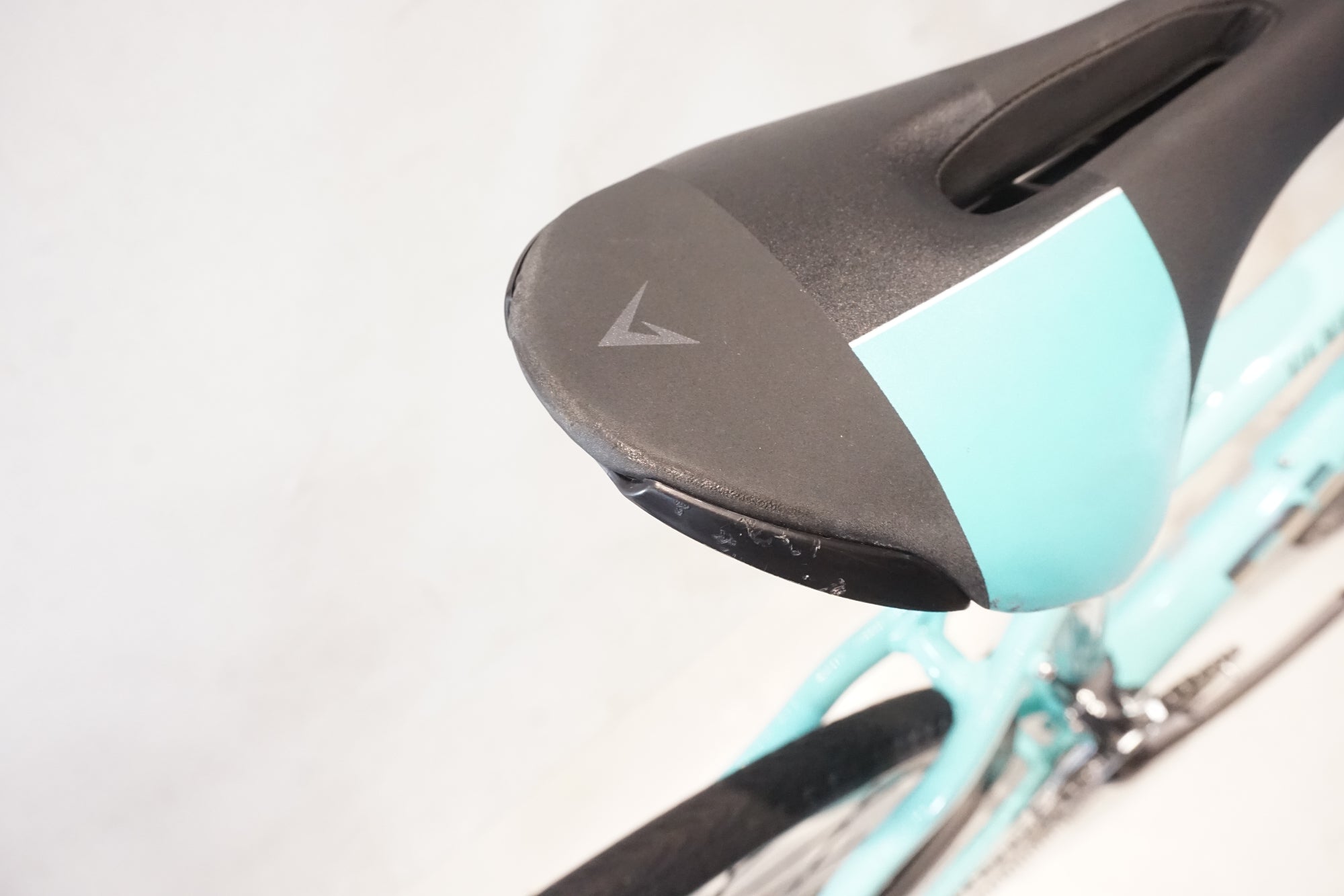 BIANCHI 「ビアンキ」 VIANIRONE7 DISC 2023年モデル ロードバイク