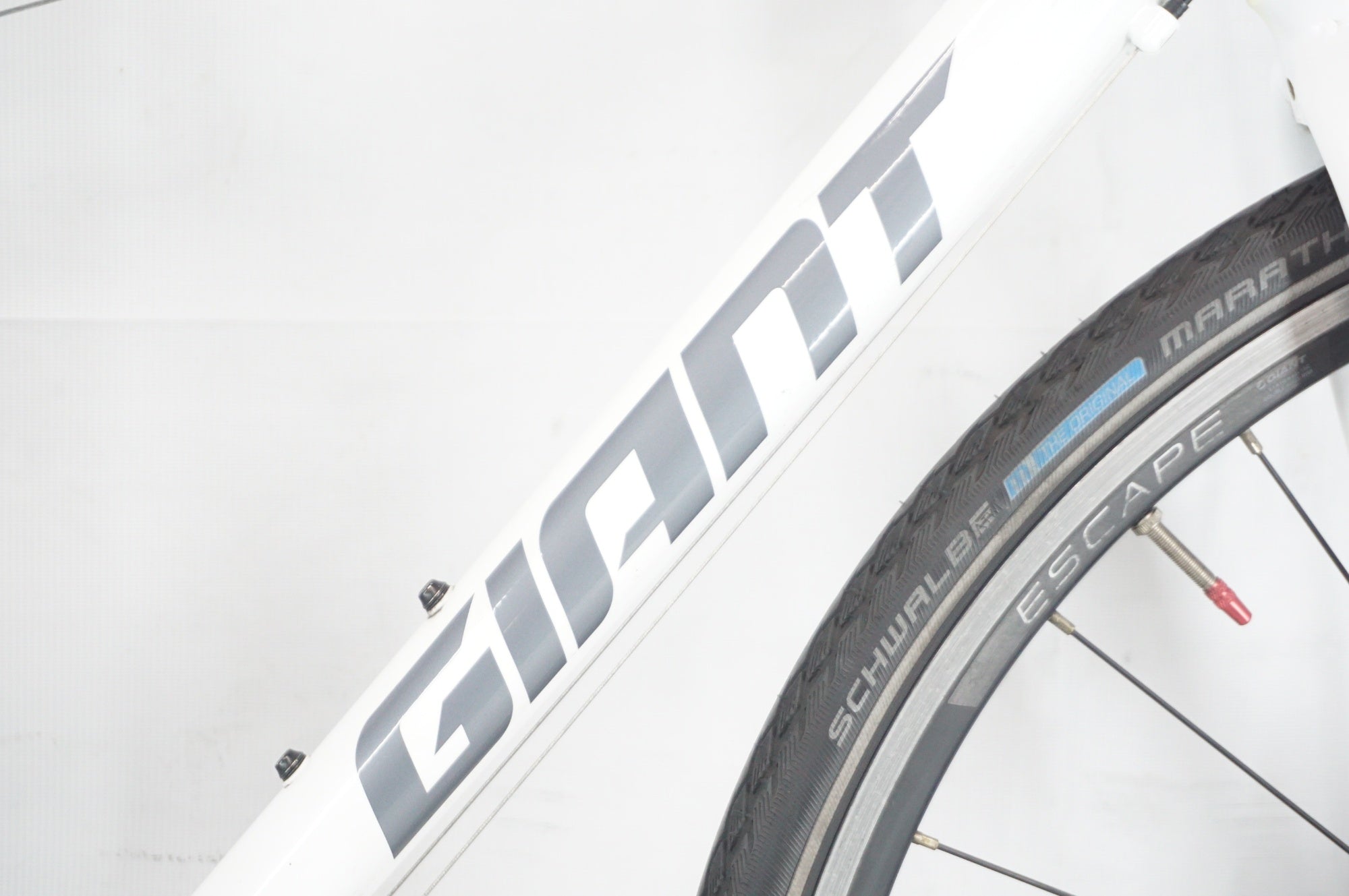 GIANT 「ジャイアント」 ESCAPE R DROP 2022年モデル ロードバイク / 阪急塚口店