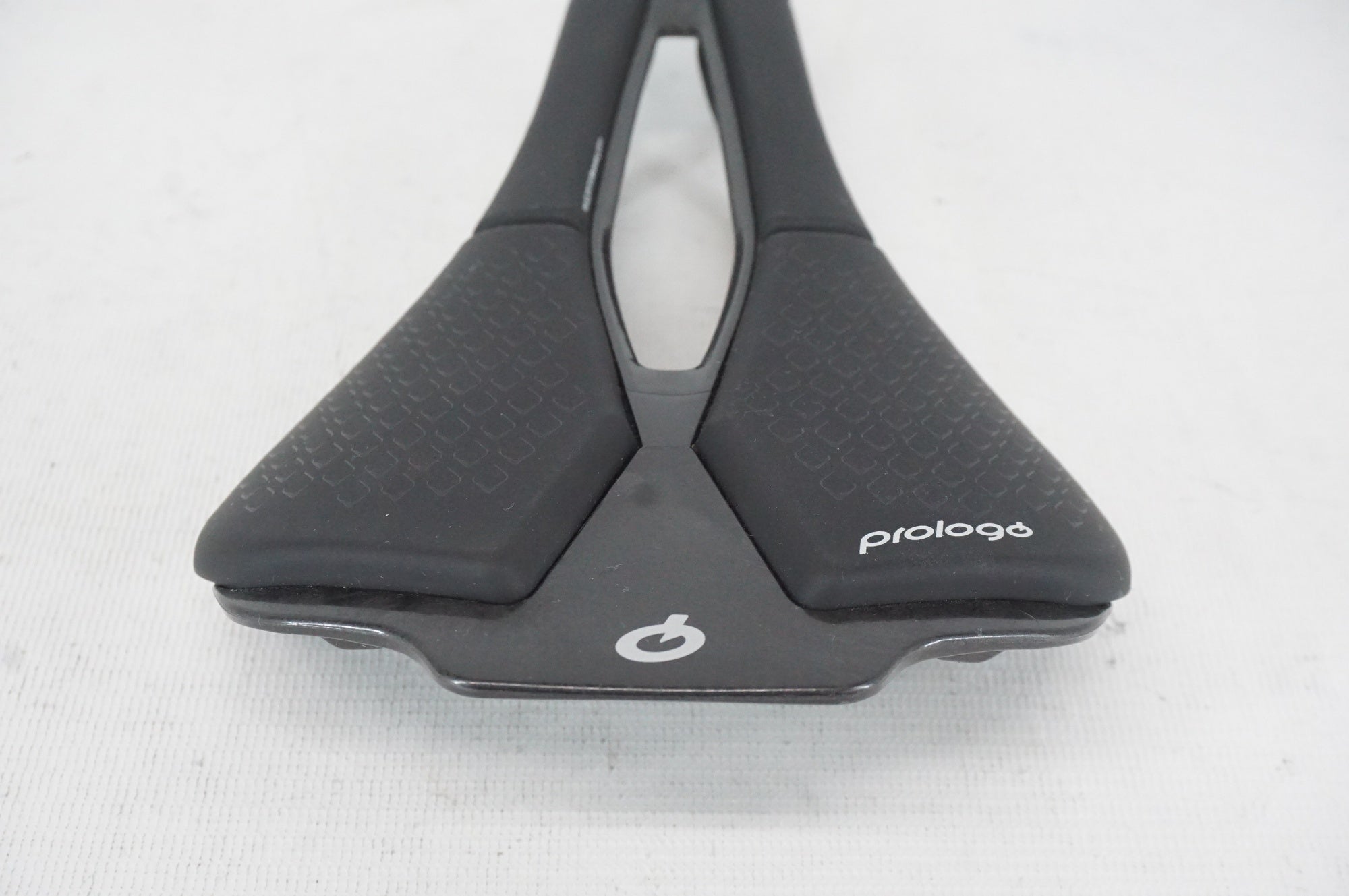 PROLOGO 「プロロゴ」 SCRATCH M5 サドル / 阪急塚口店