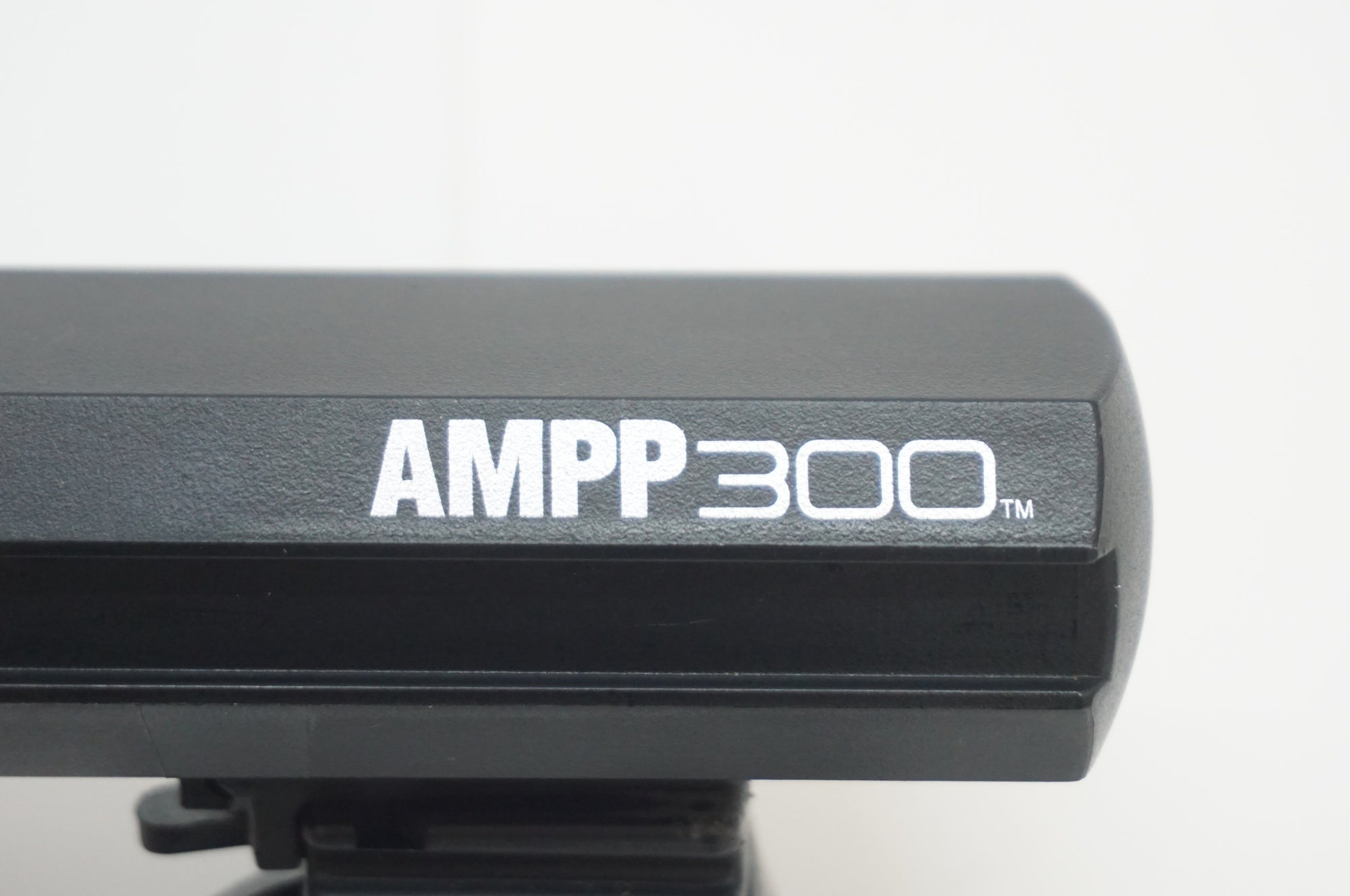 CATEYE 「キャットアイ」 AMPP300 フロントライト / 福岡アイランドシティ店