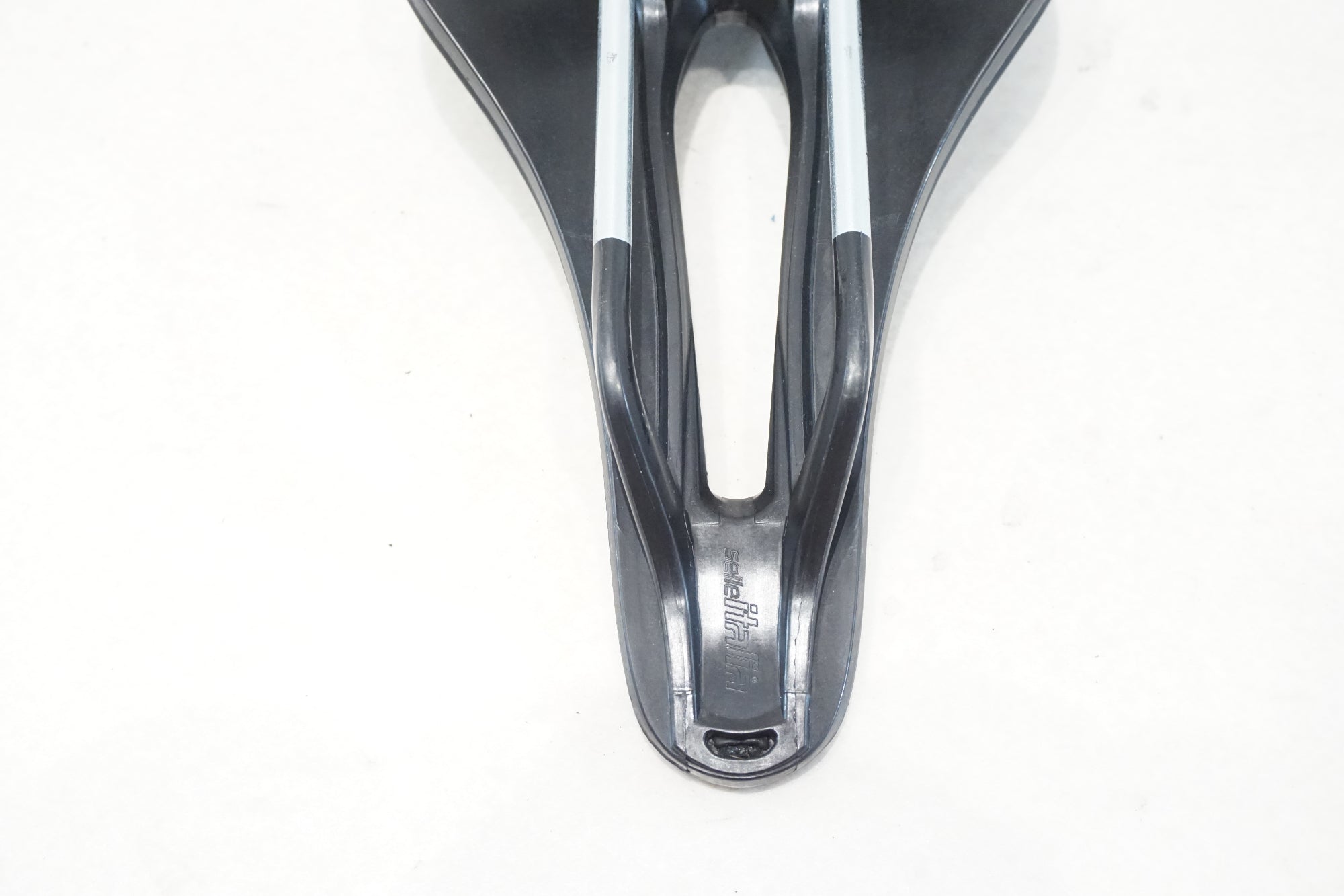 SELLE ITALIA 「セライタリア」 MODEL X BOOST スチールレール サドル