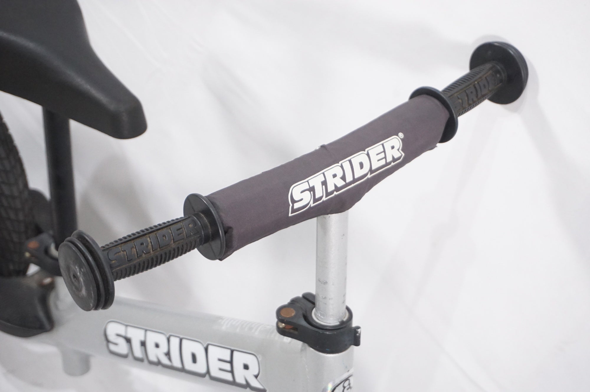STRIDER ストライダー　カスタムペイント済み　パールホワイト 限定色！】STRIDER 12 SPORTバランスバイクストライダー ホワイト