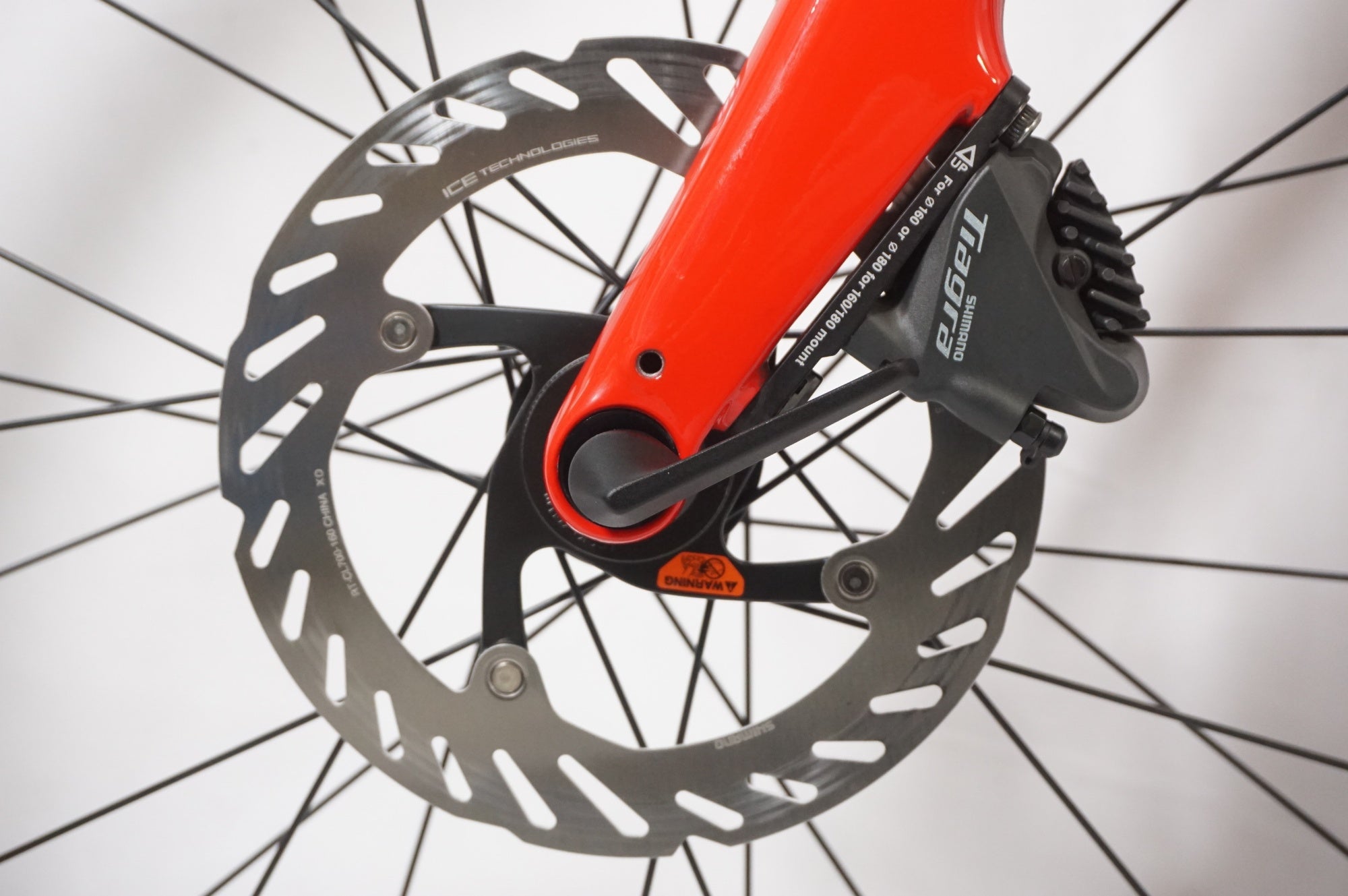 TREK 「トレック」 DOMANE AL 4 GEN 4 2025年モデル ロードバイク / AKIBA店