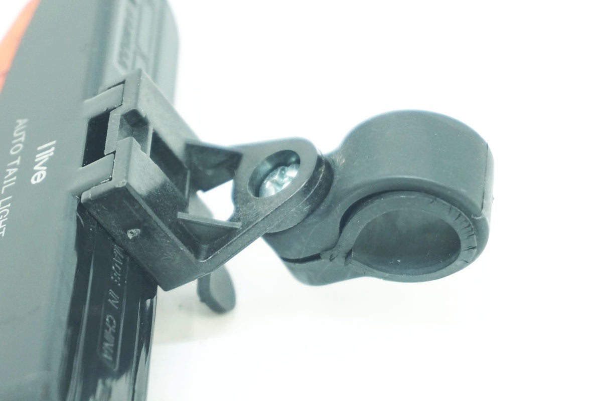 I LIVE 「アイリブ」 AUTO TAIL LIGHT リアライト / 大阪美原北インター店