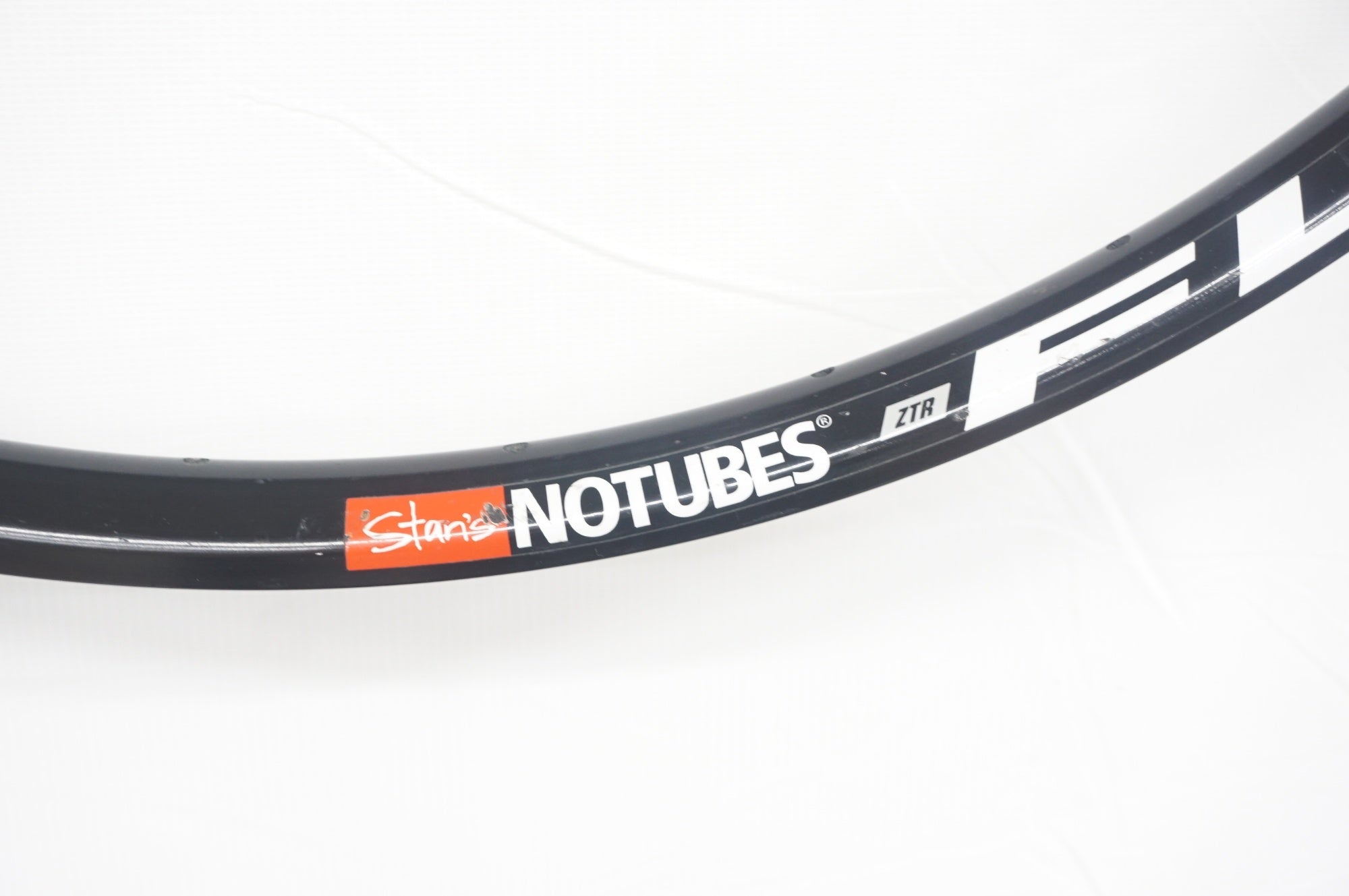 STAN’S NOTUBES 「スタンズノーチューブ」 Flow EX 27.5 リム / 阪急塚口店