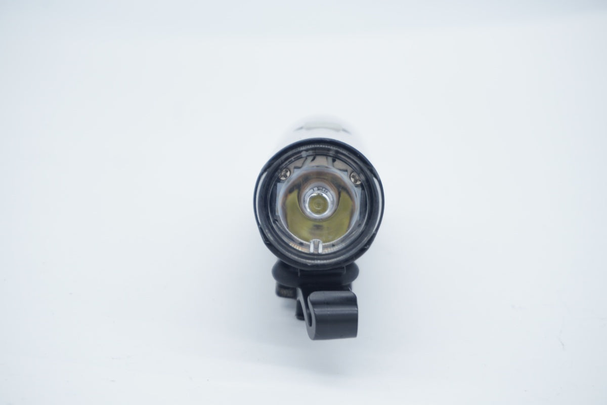 CATEYE 「キャットアイ」 VOLT400XC フロントライト / 京都八幡店