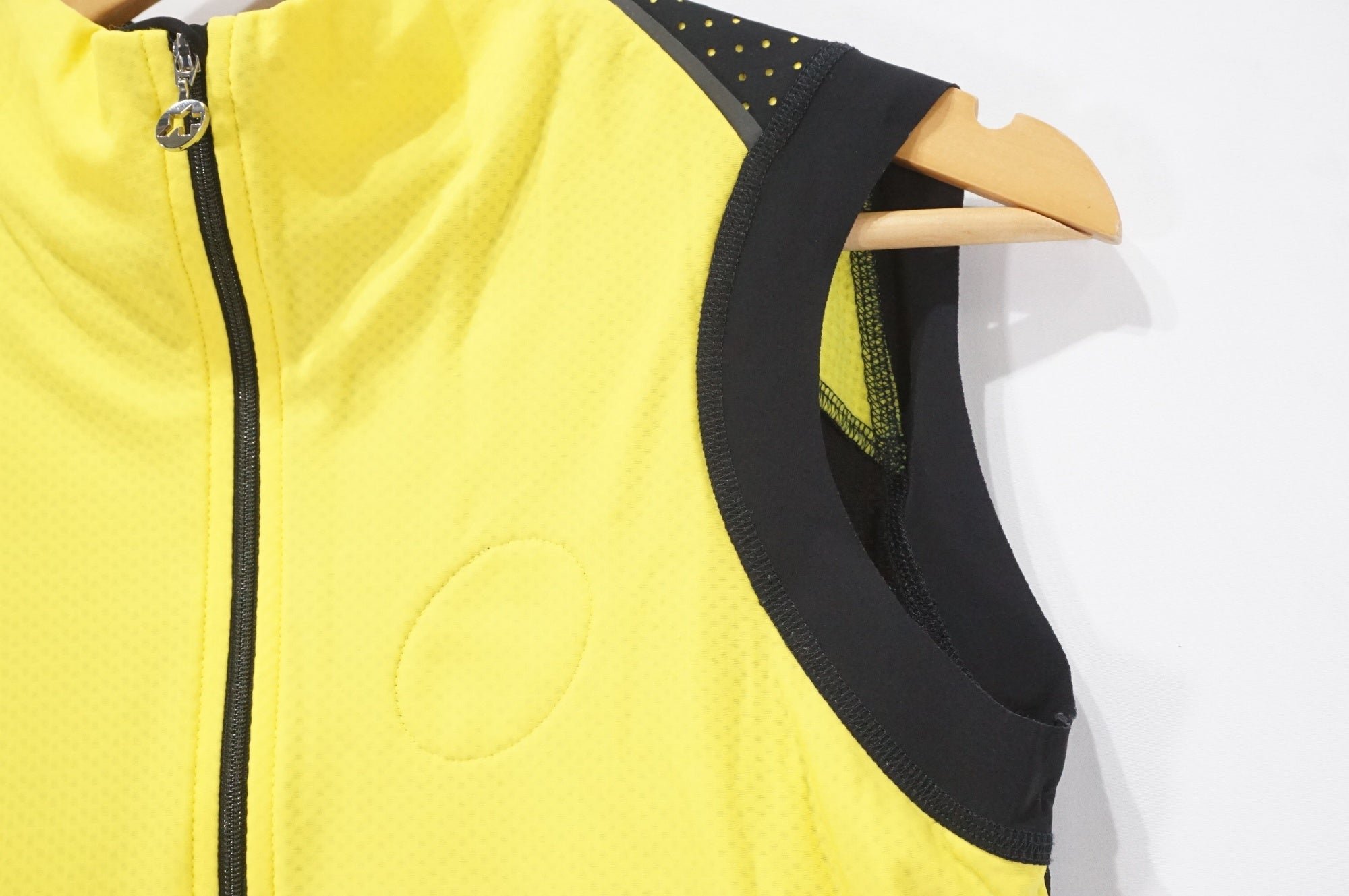 ASSOS 「アソス」 Mサイズ ベスト / AKIBA店