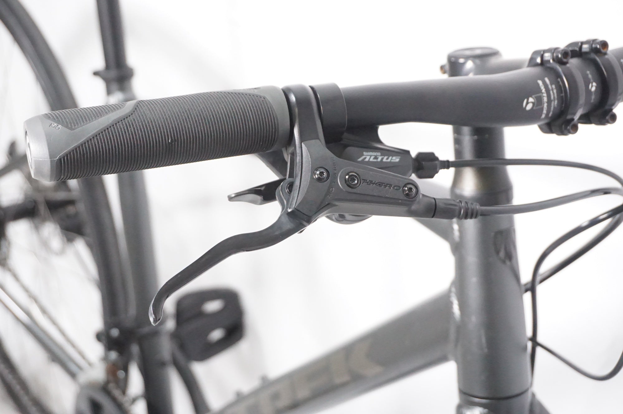 TREK 「トレック」 FX2 DISC 2024年モデル クロスバイク / AKIBA店