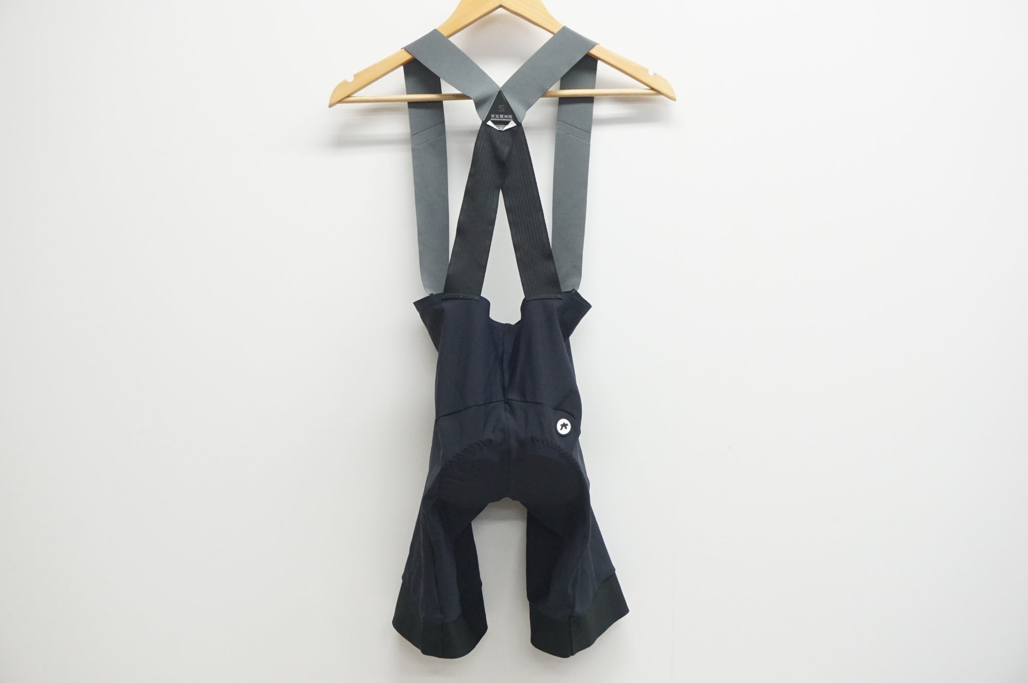 ASSOS T.MILLE ビブショーツ ブラック(Sサイズ)【未使用品】 ASSOS 「アソス」 MILLE GT Sサイズ メンズ ビブショーツ / 福岡店