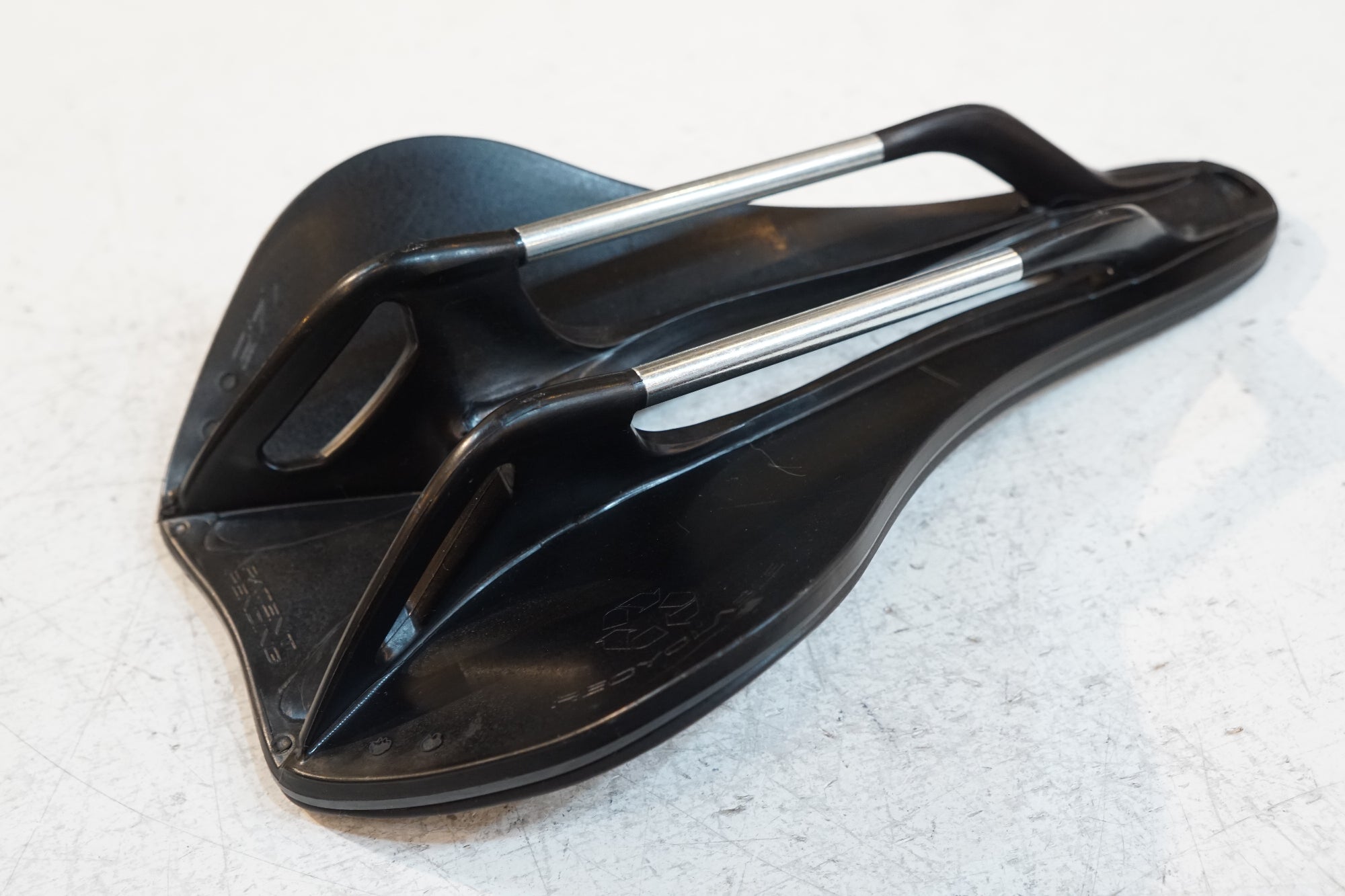 SELLE ITALIA 「セラ イタリア」 BOOST サドル / バイチャリ浦和ベース