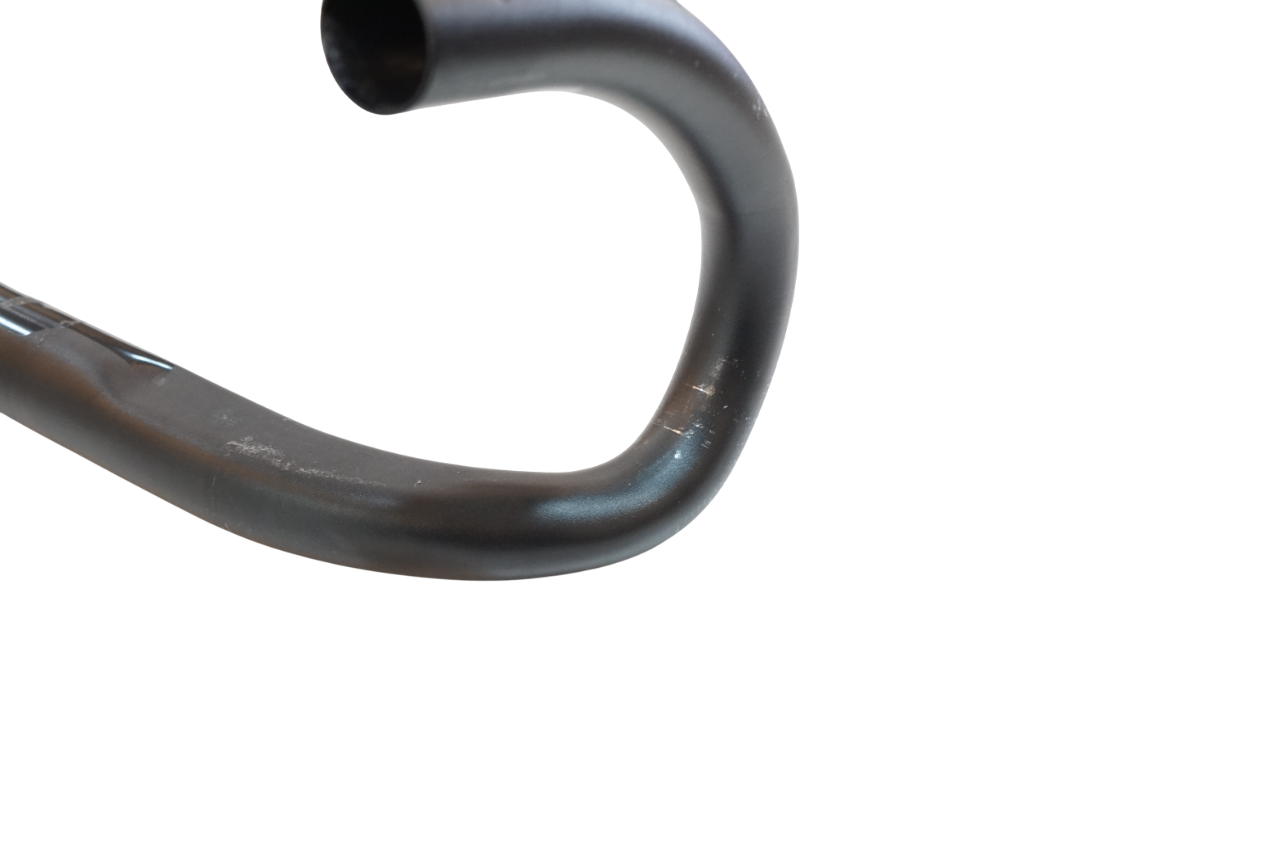 SHIMANO 「シマノ」 PRO VIBE φ31.8 390mm ハンドル / バイチャリ浦和ベース