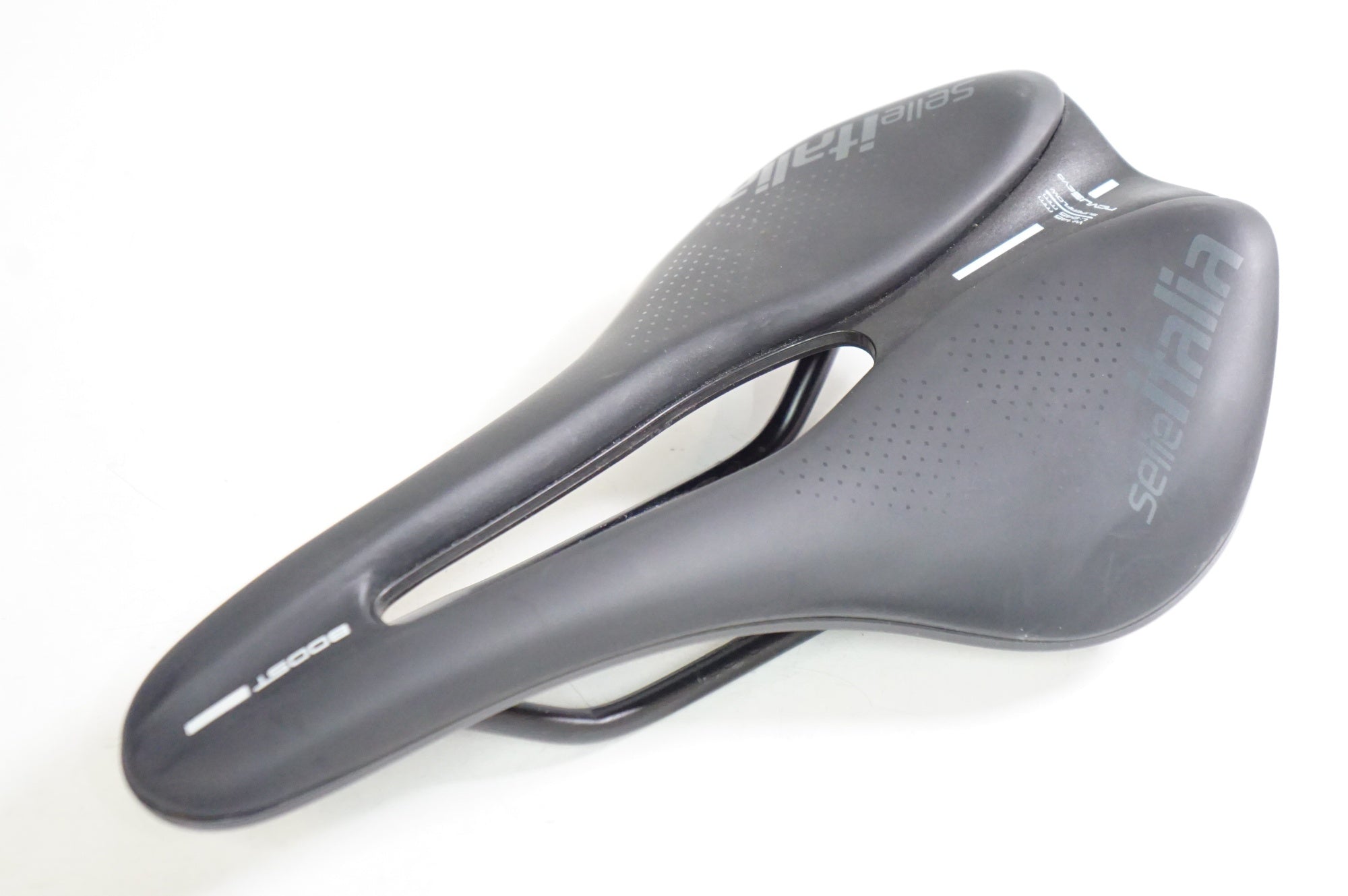 SELLE ITALIA 「セラ イタリア」 NOVUS BOOST EVO SUPERFLOW サドル / 熊谷本店