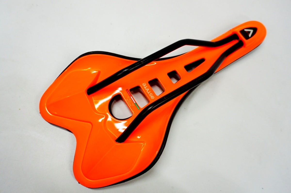 【新品未使用】ASTUTE SKYLINE VT サドル ASTUTE 「アスチュート」 SKYLINE VT サドル / 名古屋大須店