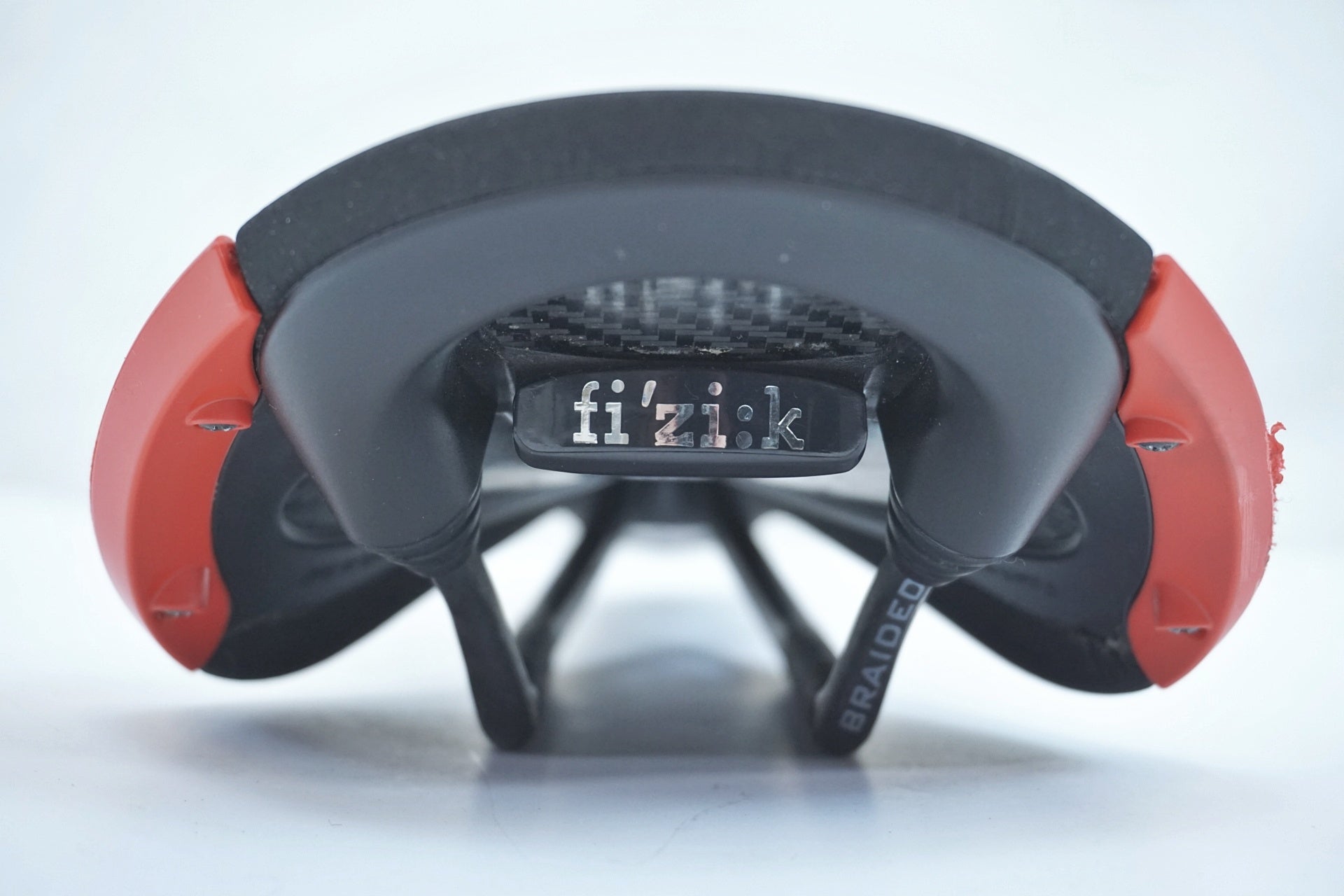 FIZIK 「フィジーク」 ALIANTE R1 サドル / 有明ガーデン店